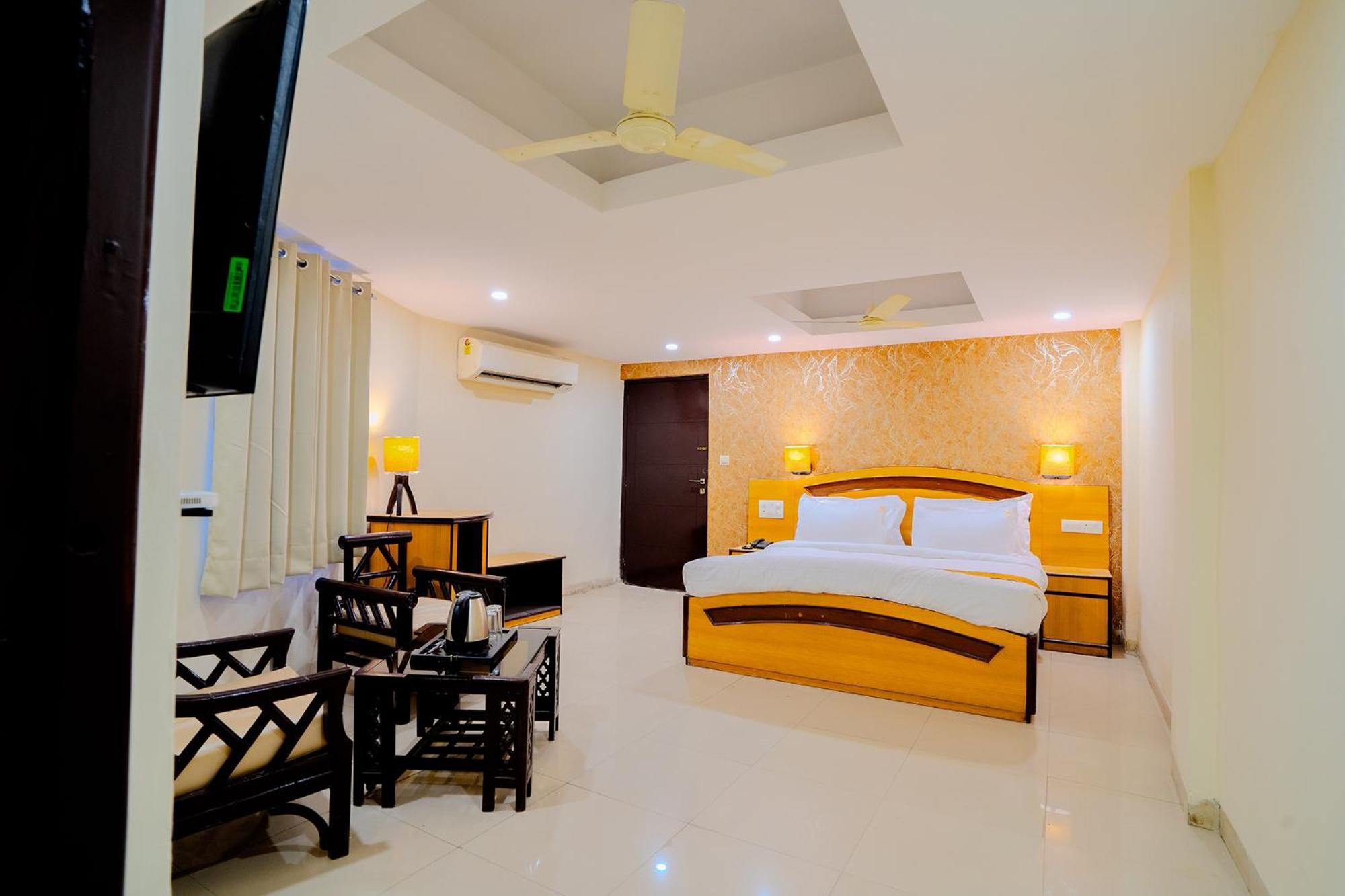 Fabhotel Polovictory Palace