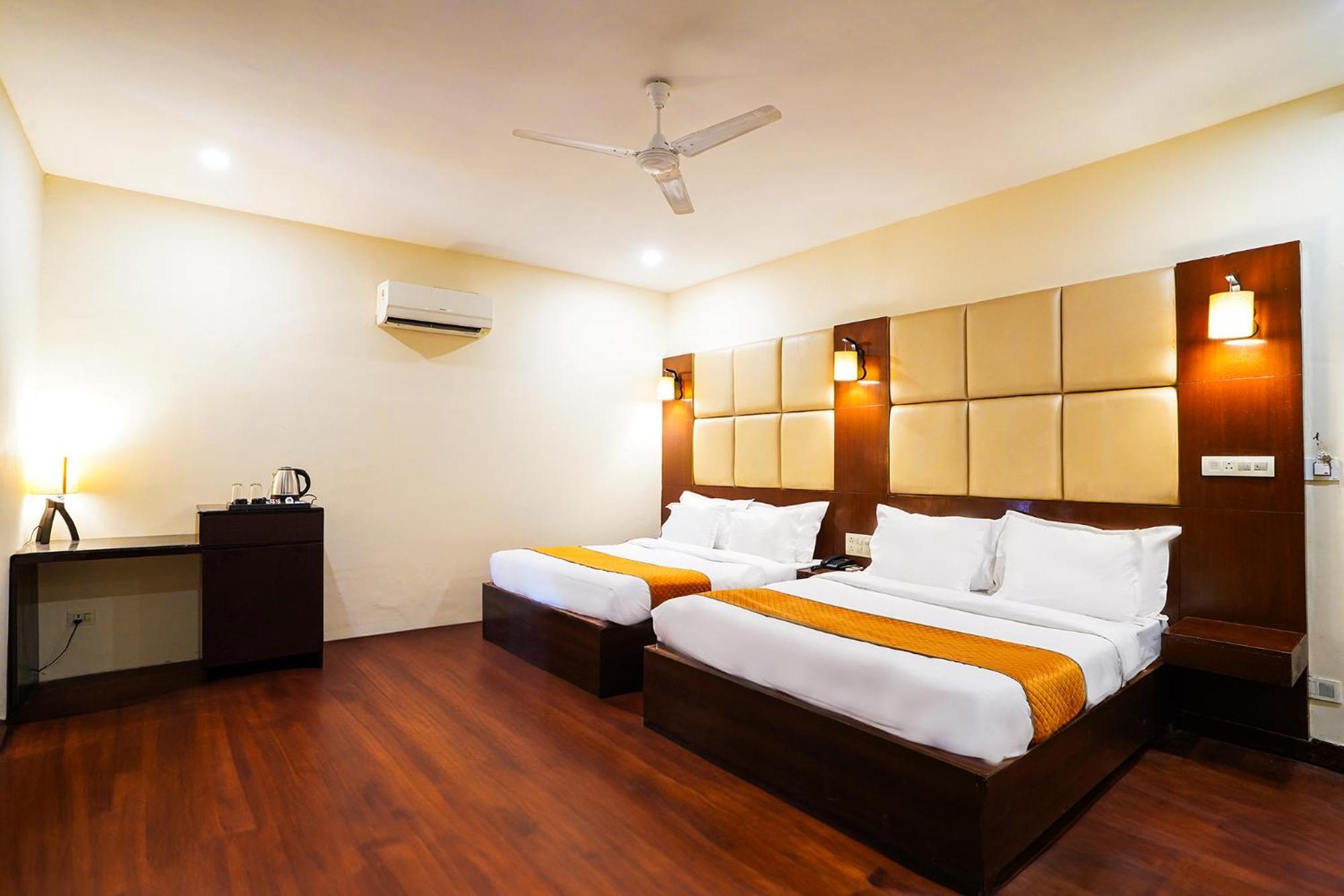 Hotel Fabhotel Polovictory Palace