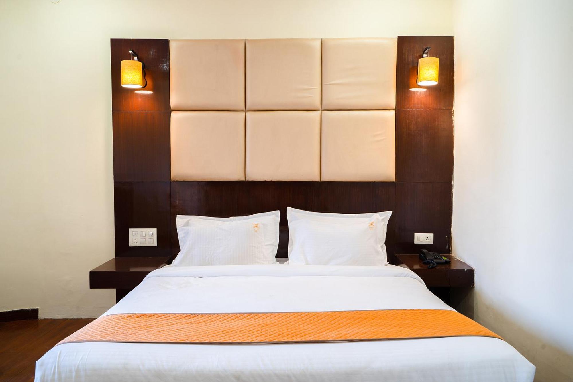 Fabhotel Polovictory Palace Hotel 3*