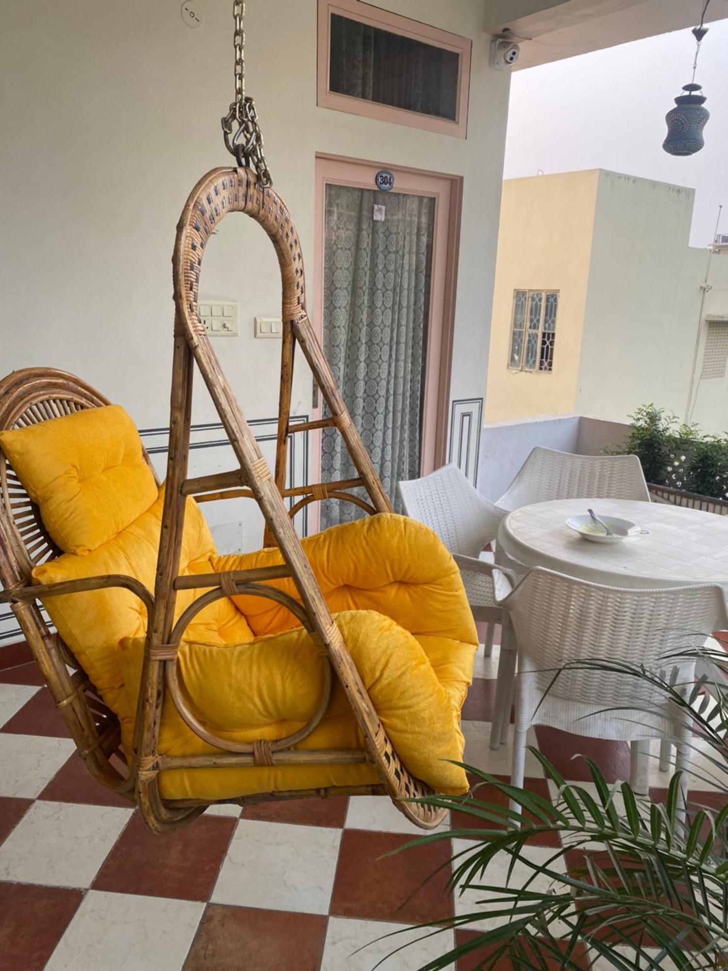 Chitra Katha - A Story Per Hotel