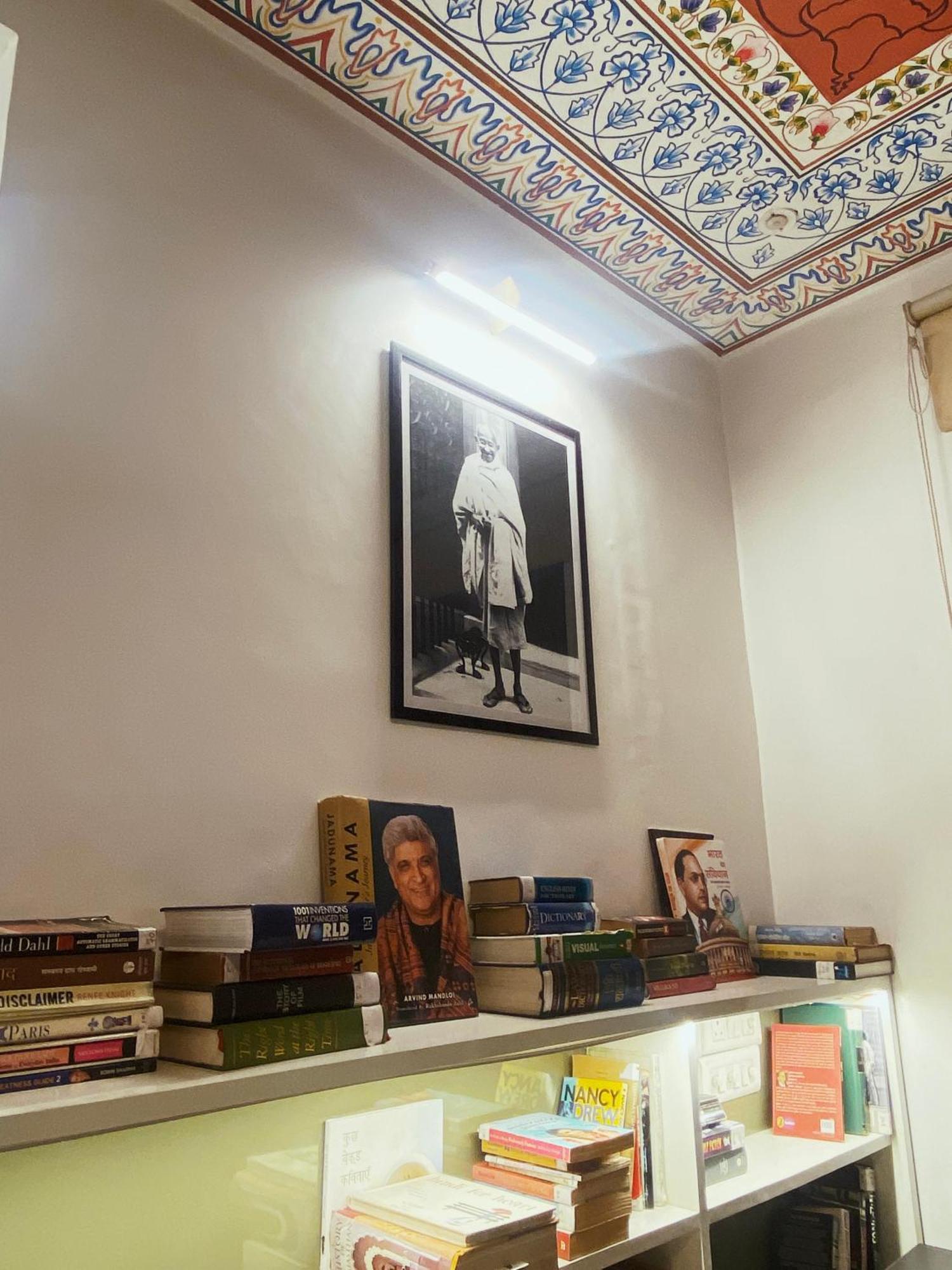 Hotel Chitra Katha - A Story Per 2*