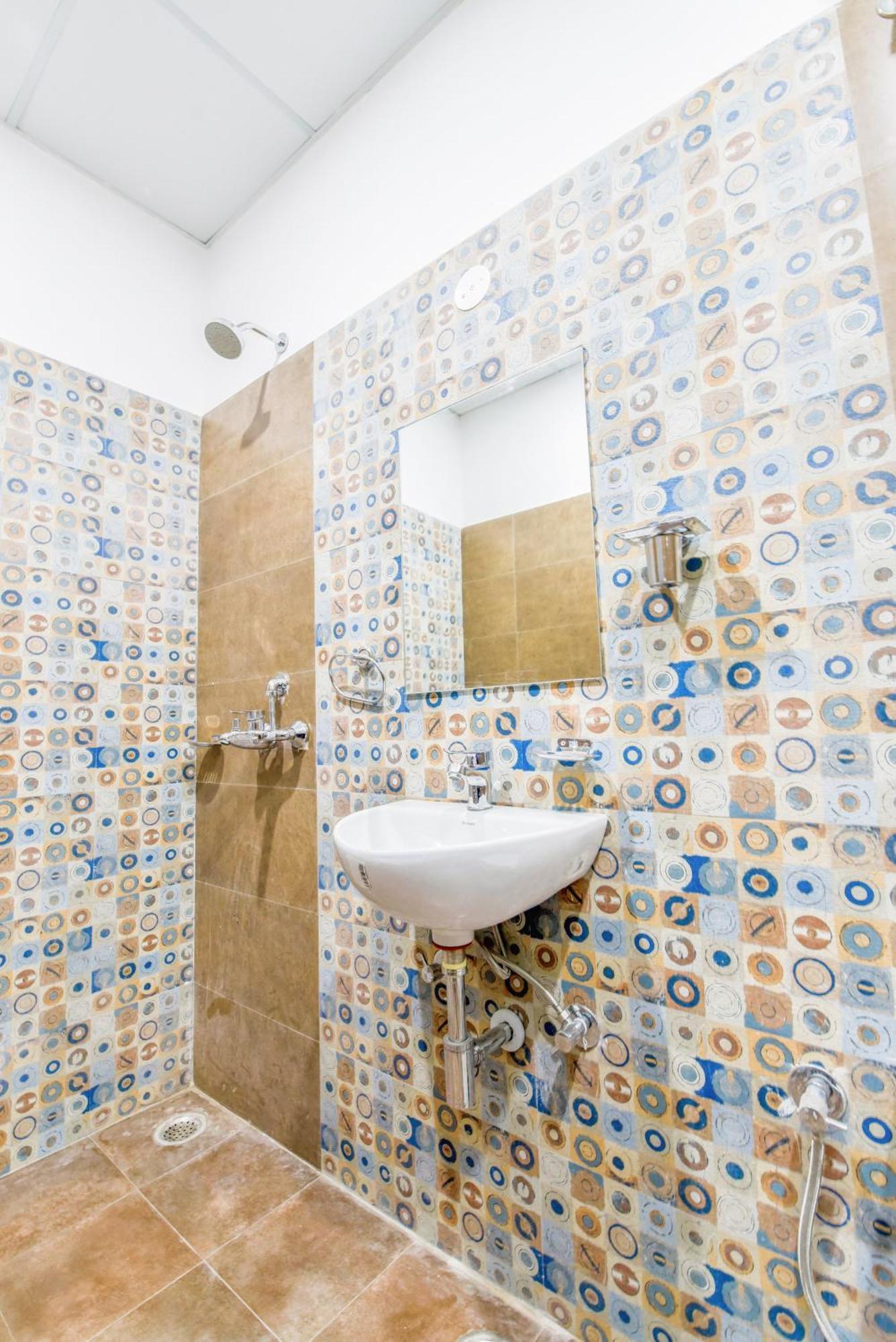 Hotel Saffron Vaishali Nagar *
