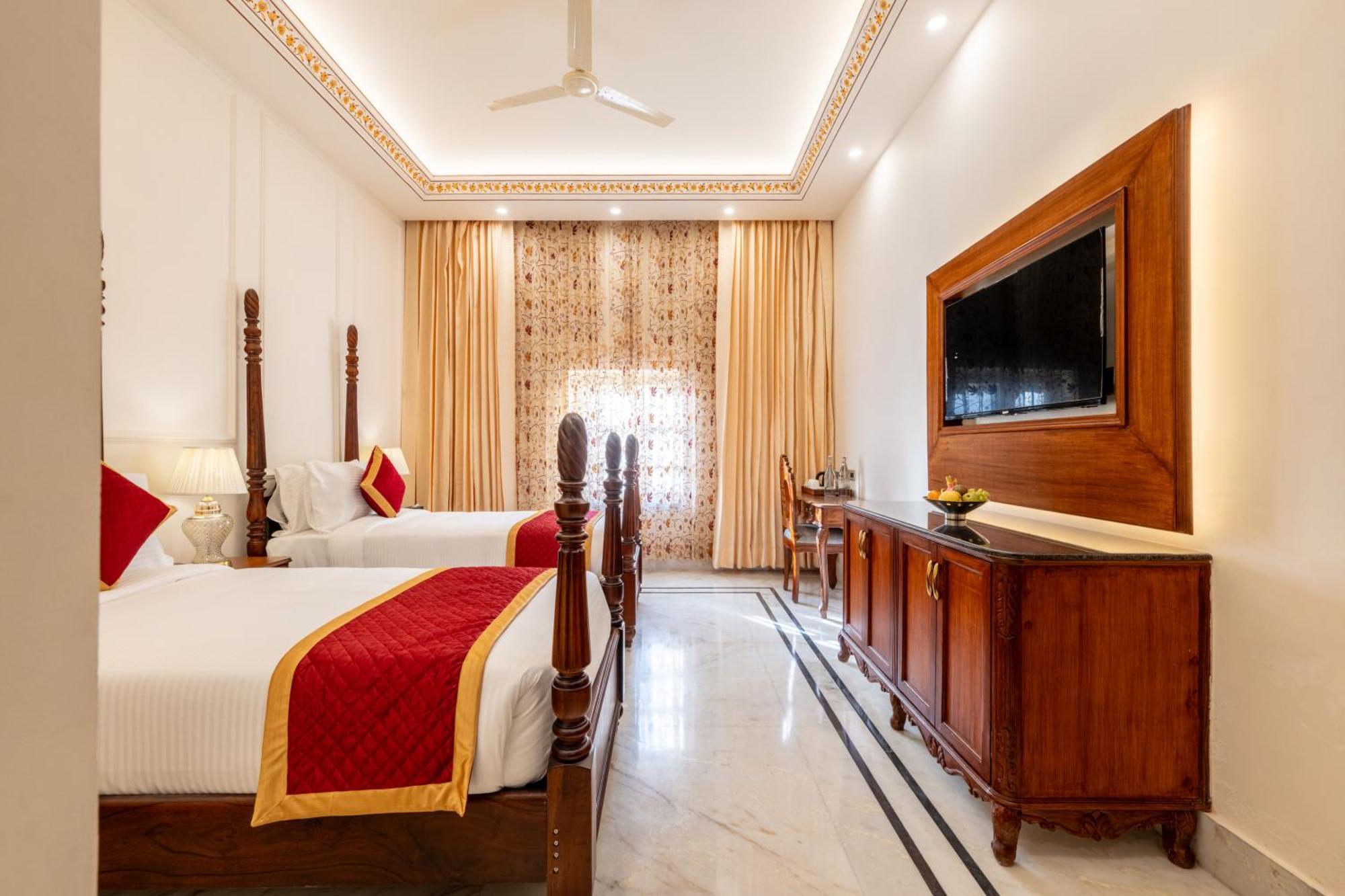 Hotel Brij Castle 4*