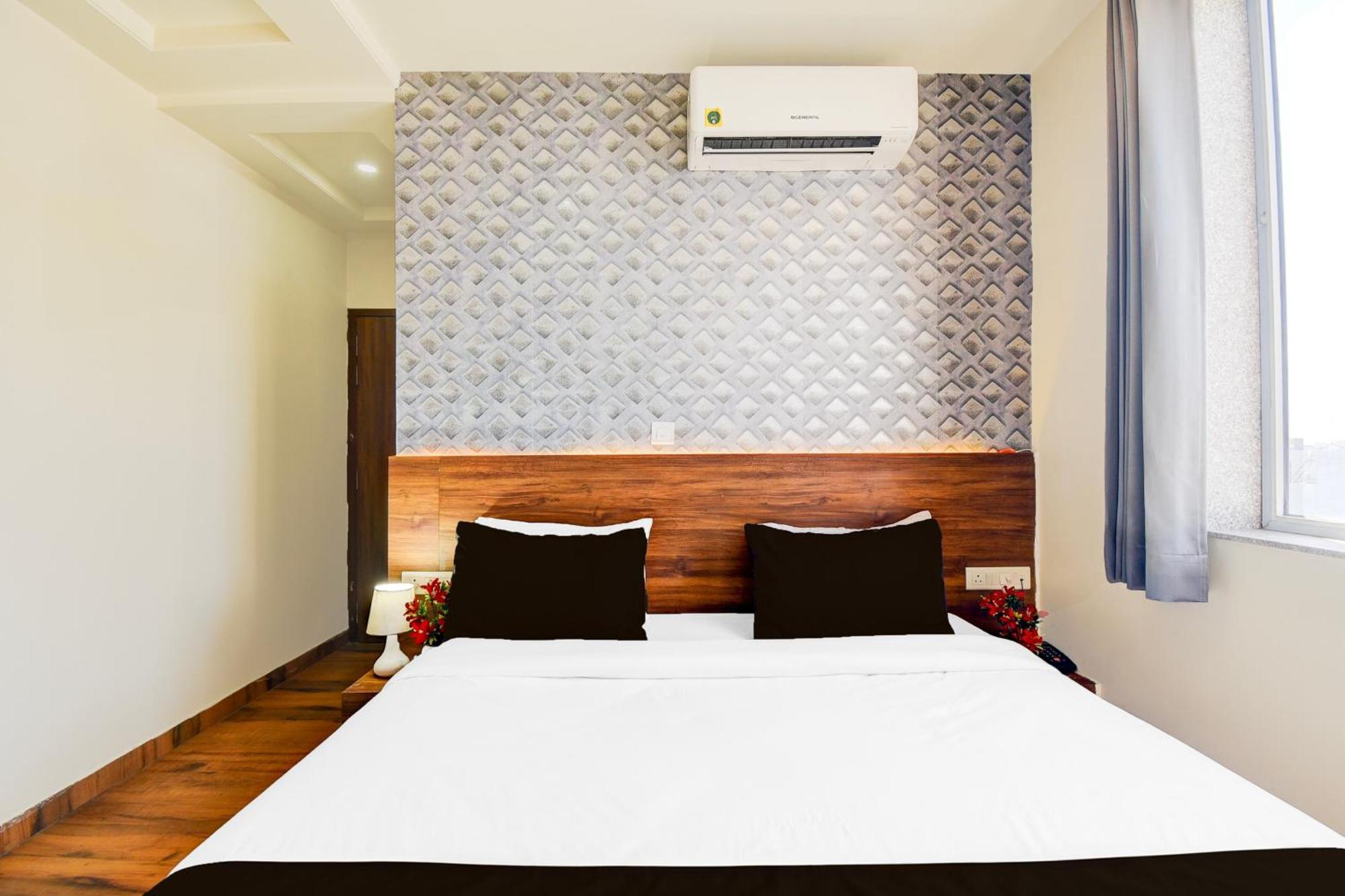 O Blooming Beds Ruby Jaipur
