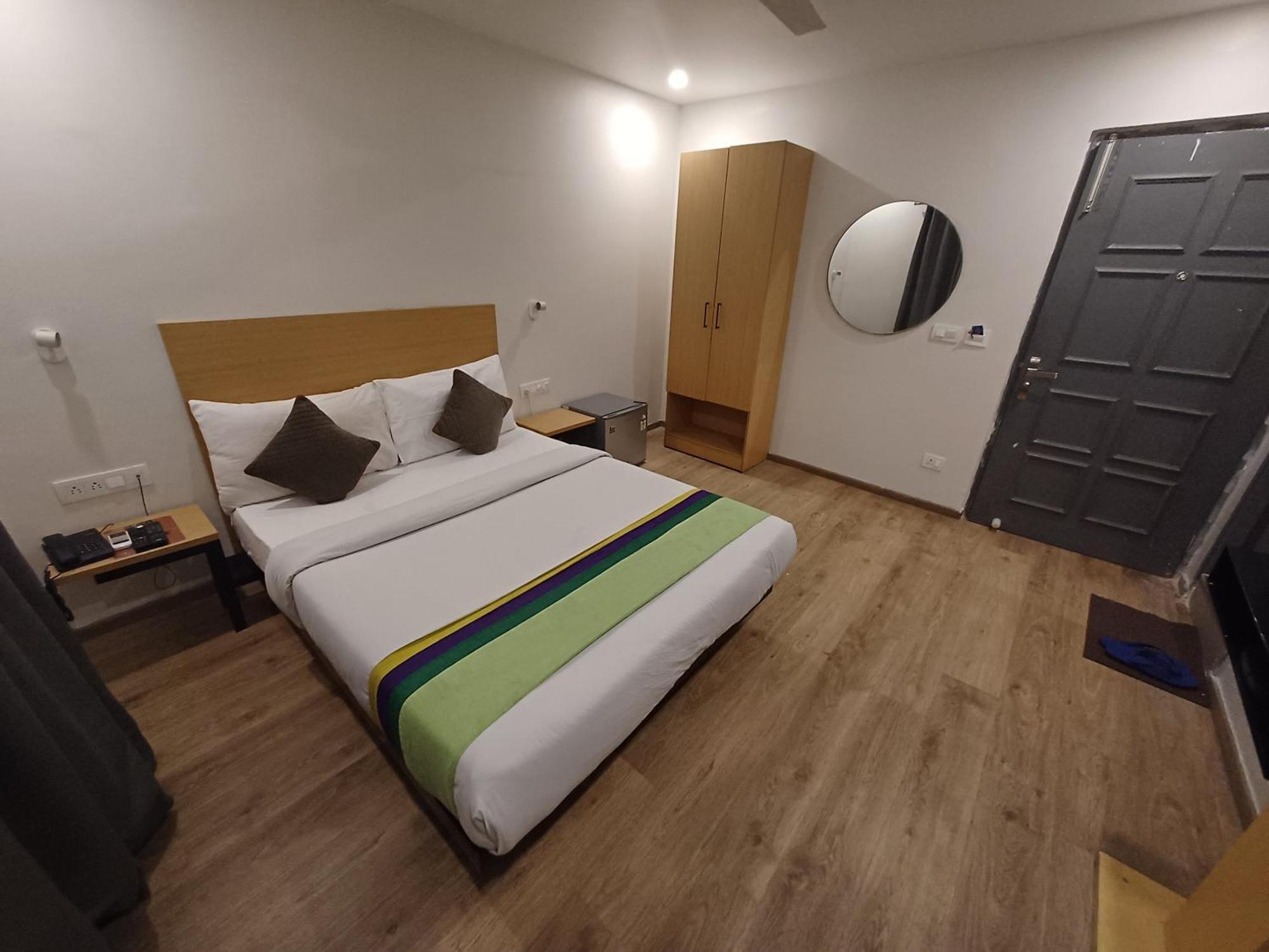 Hotel Chetram Elite Near Railway Station