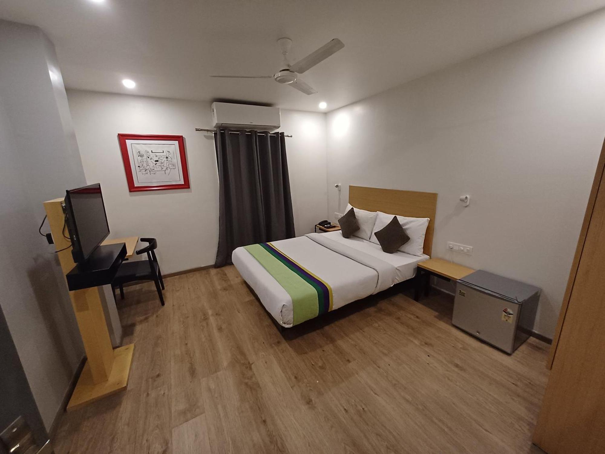 Hotel Chetram Elite Near Railway Station 3*