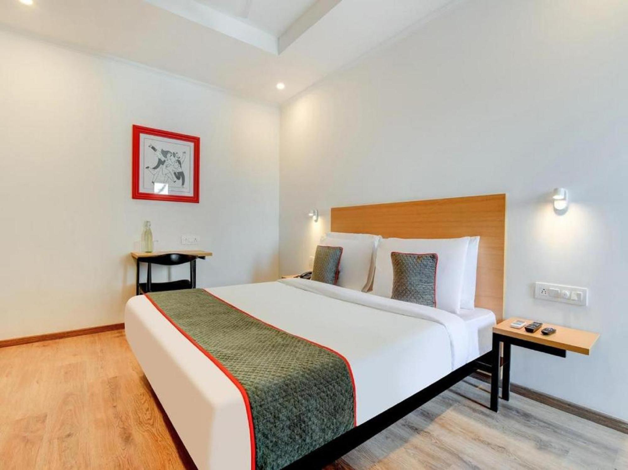 Hotel Chetram Elite Near Railway Station 3*