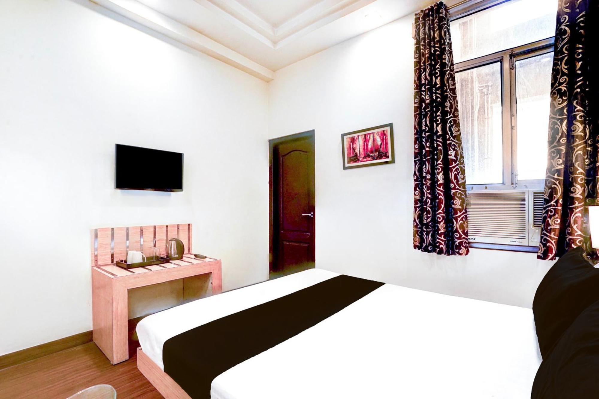 Super Collection O Banipark Formerly Arena Hotel *