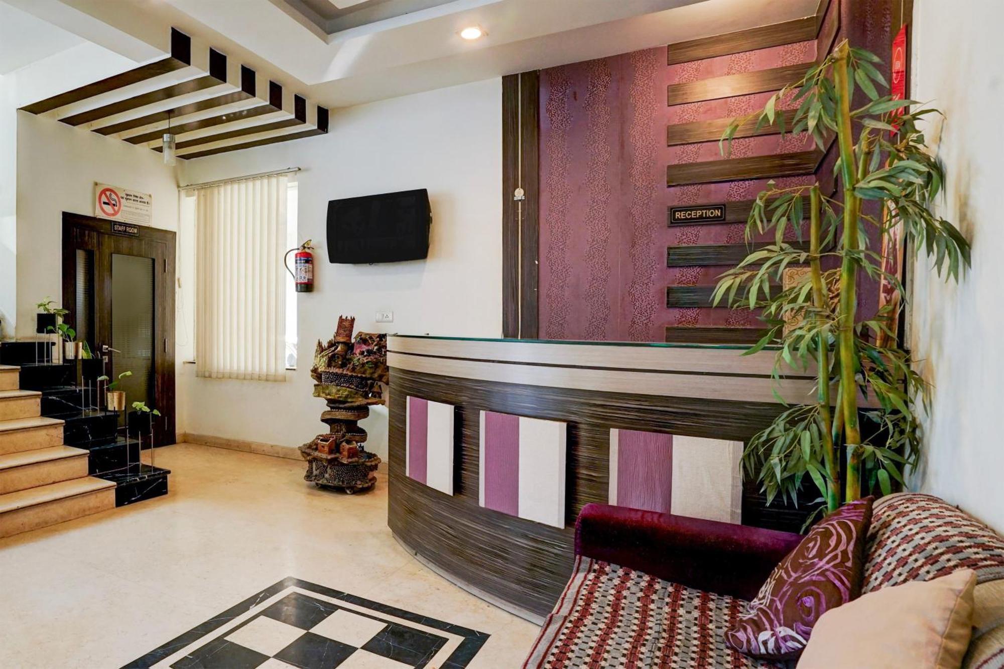 Super Collection O Banipark Formerly Arena Hotel *
