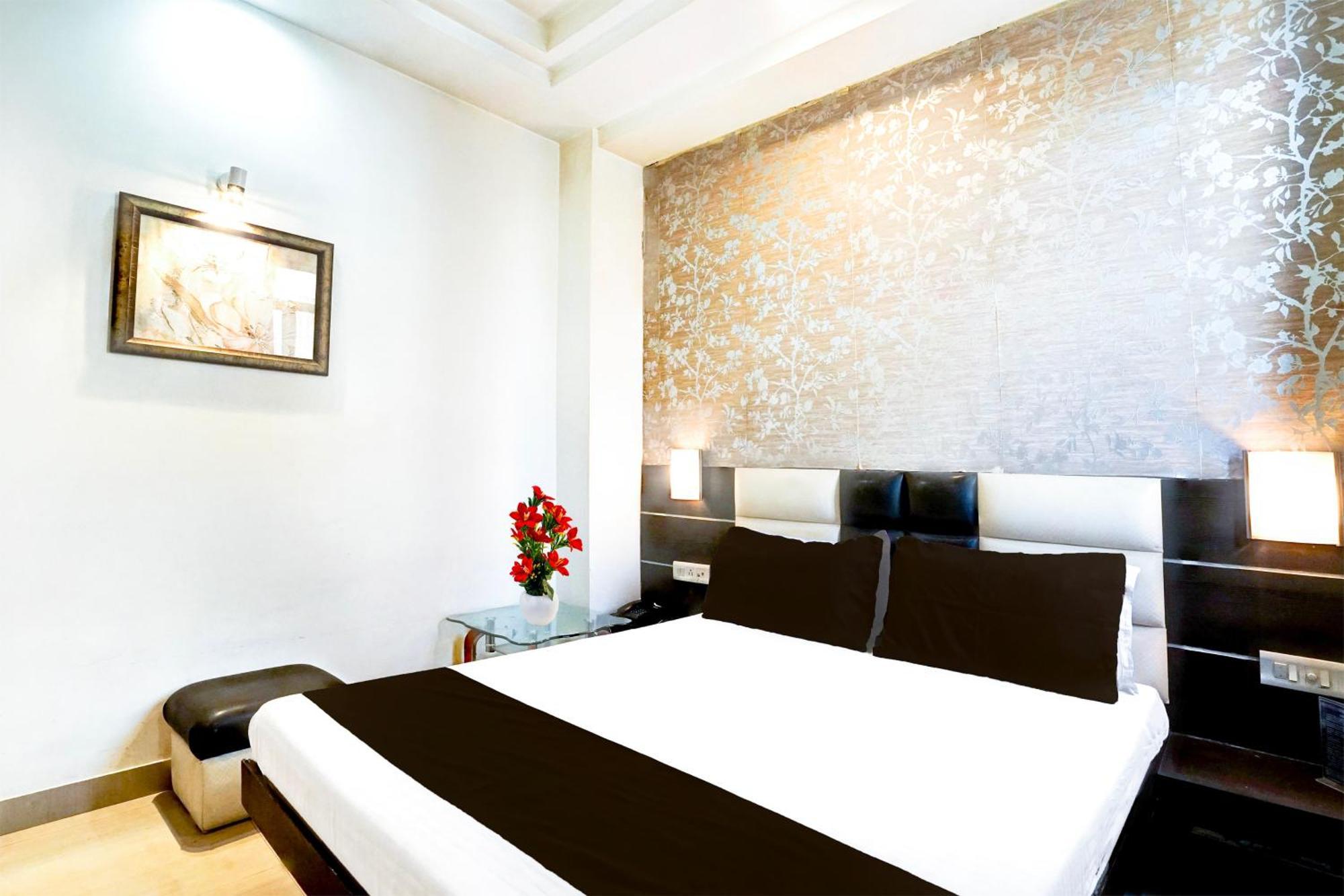 Super Collection O Banipark Formerly Arena Hotel *