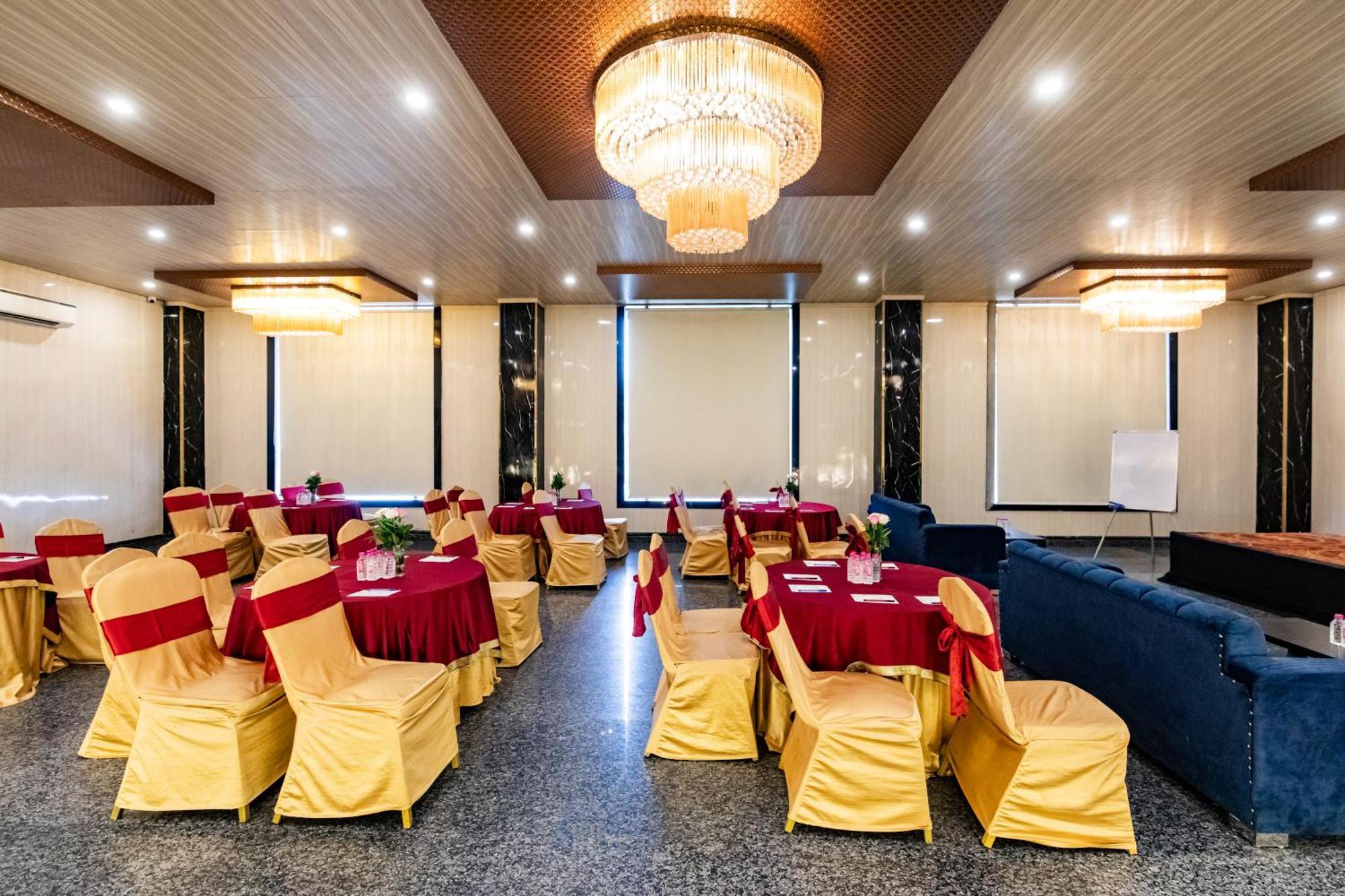 Foxoso Fiori 4* Jaipur