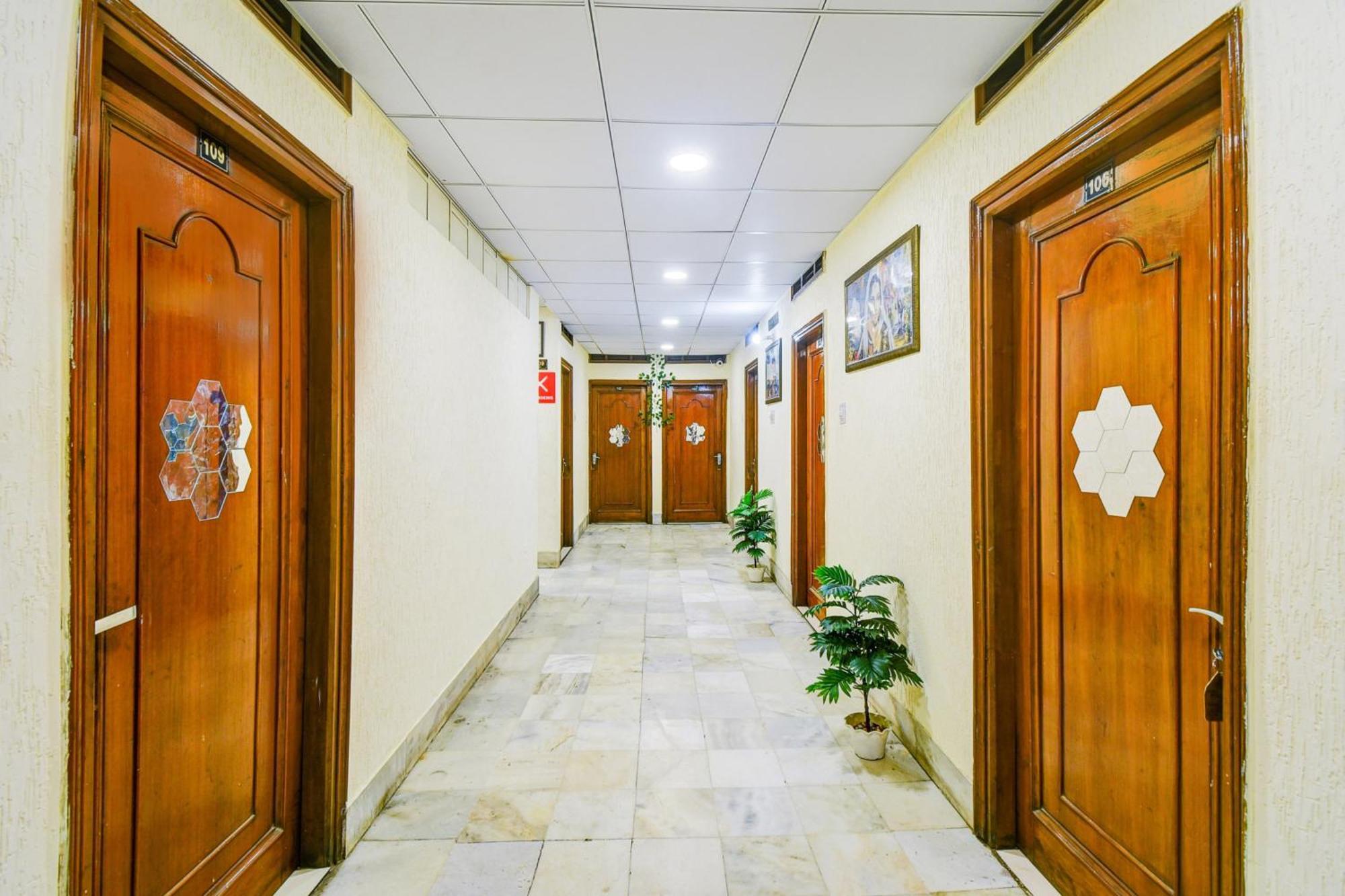 Hotel O Sindhi Camp Formerly Paul Avenue