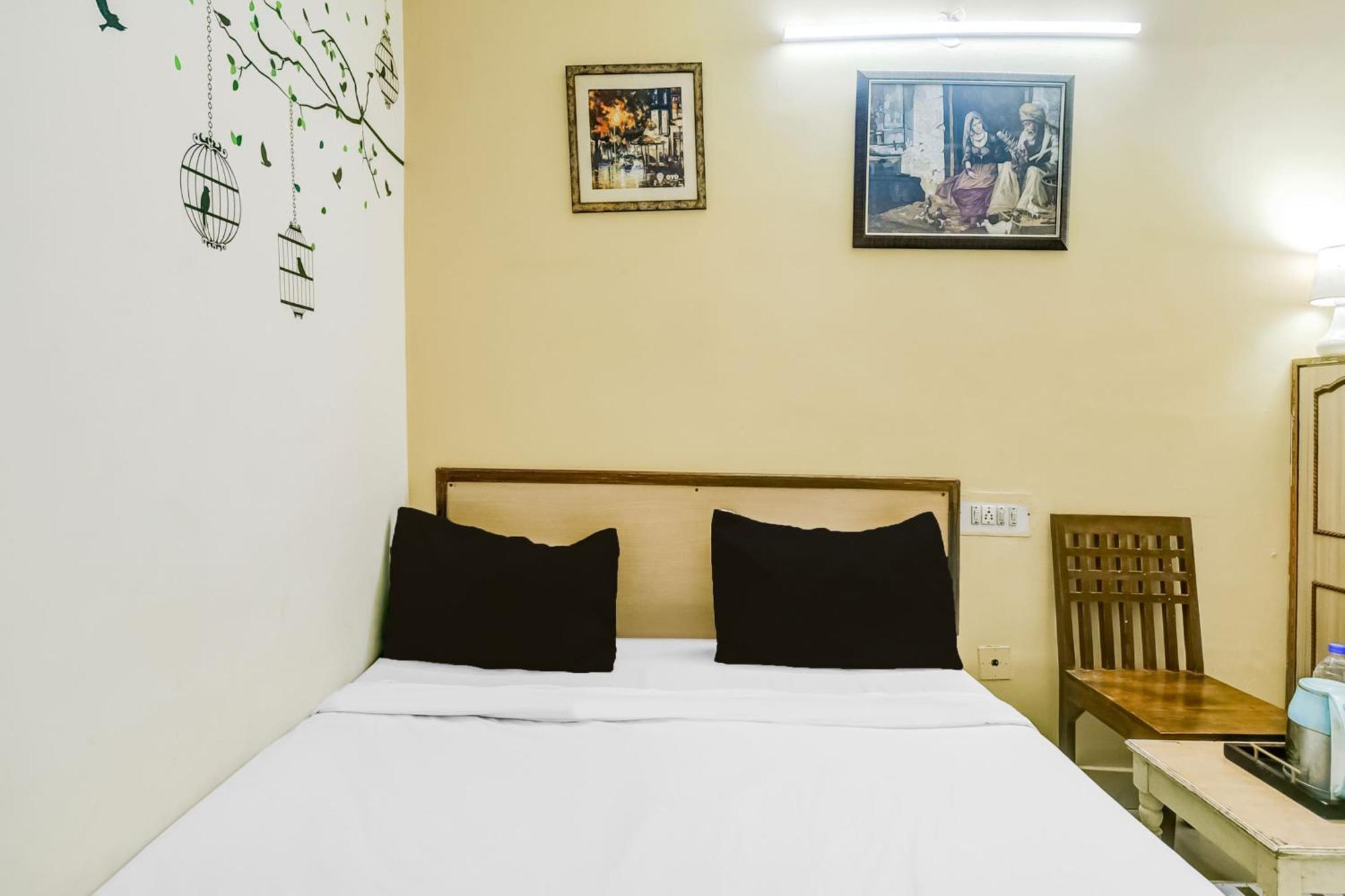 Hotel O Sindhi Camp Formerly Paul Avenue