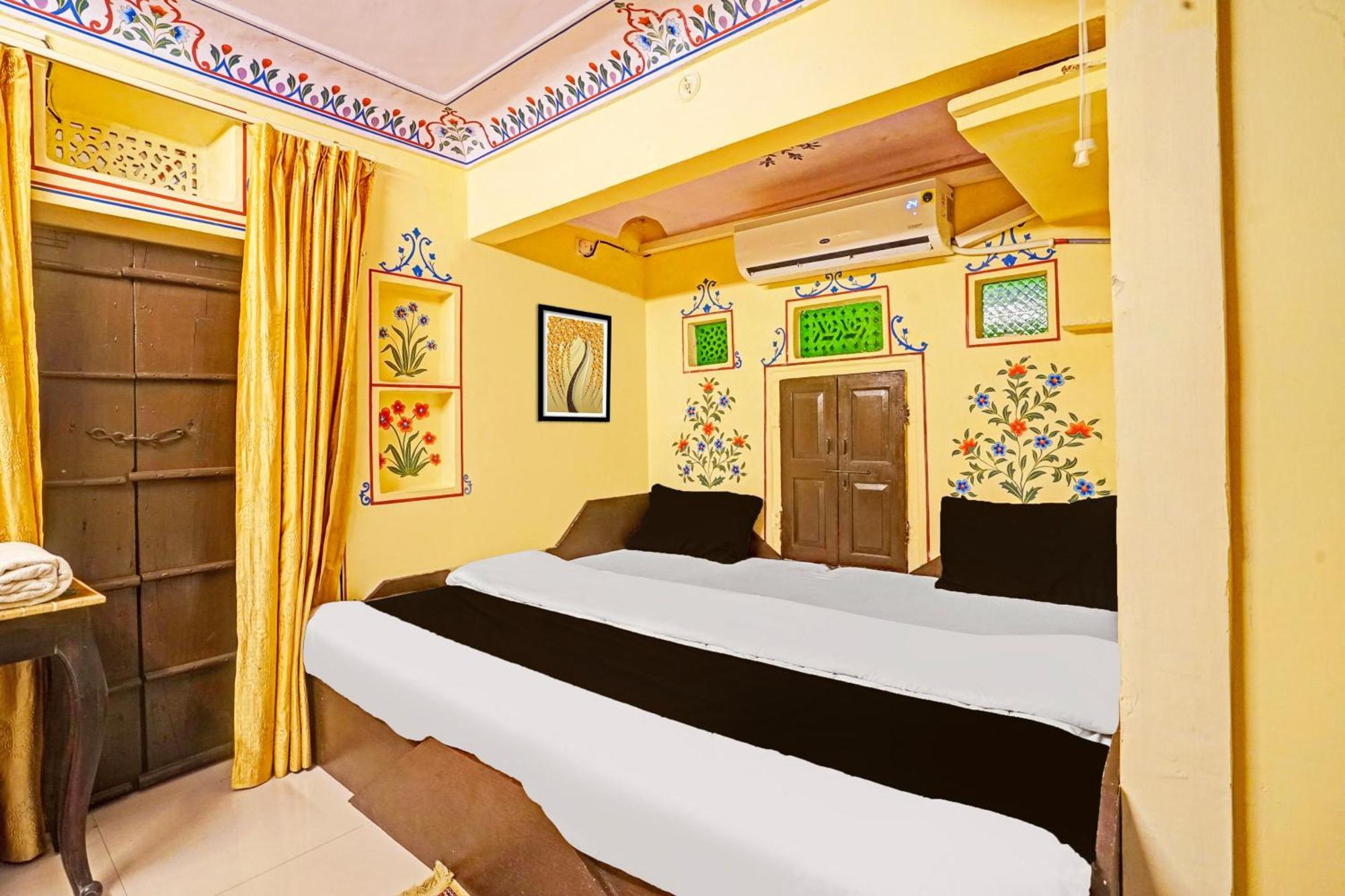Super Collection O Ramganj Near Hawa Mahal Hotel 4*
