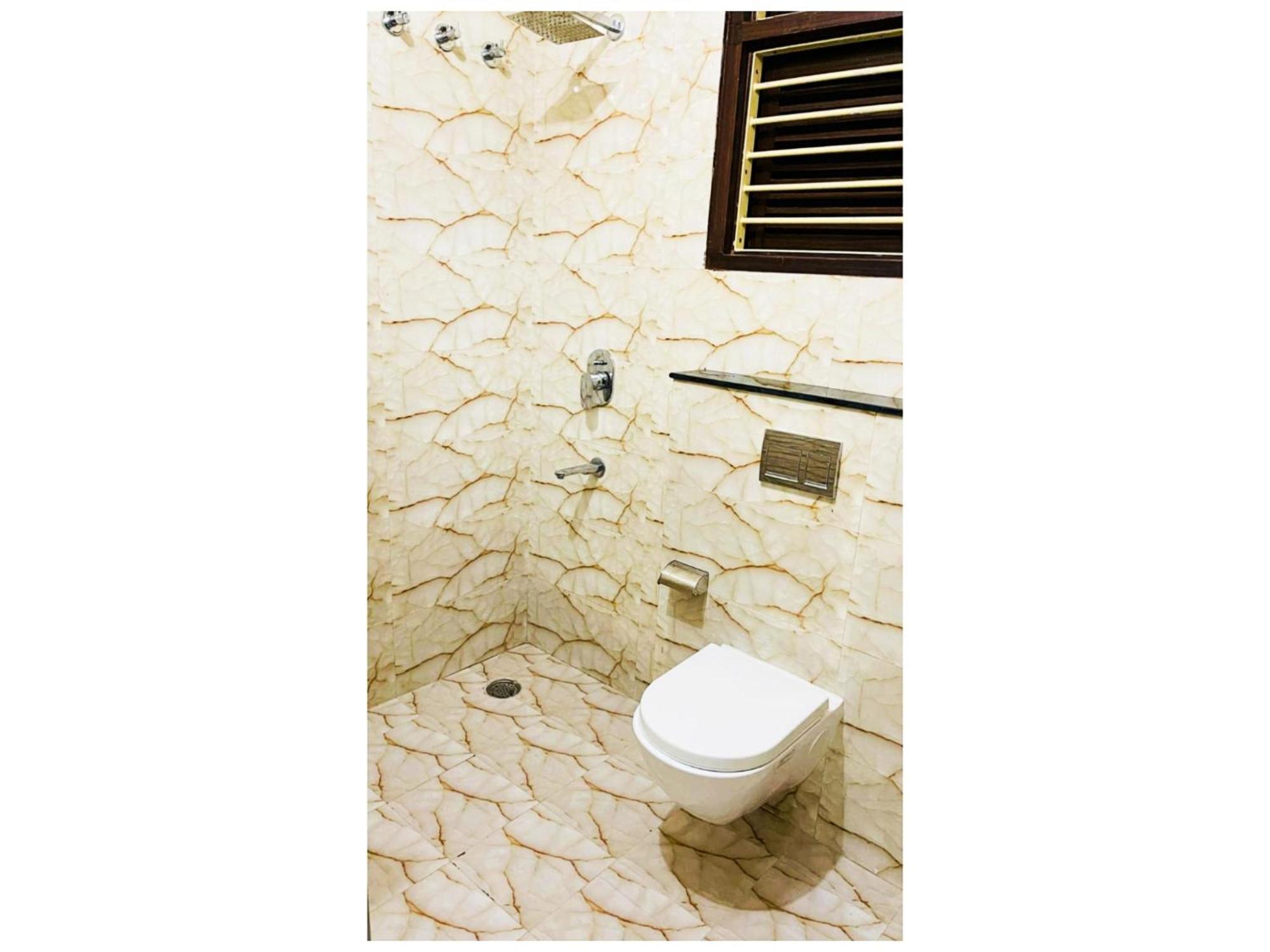 Hotel Premium Shree Ganesh Near Bypass Road,