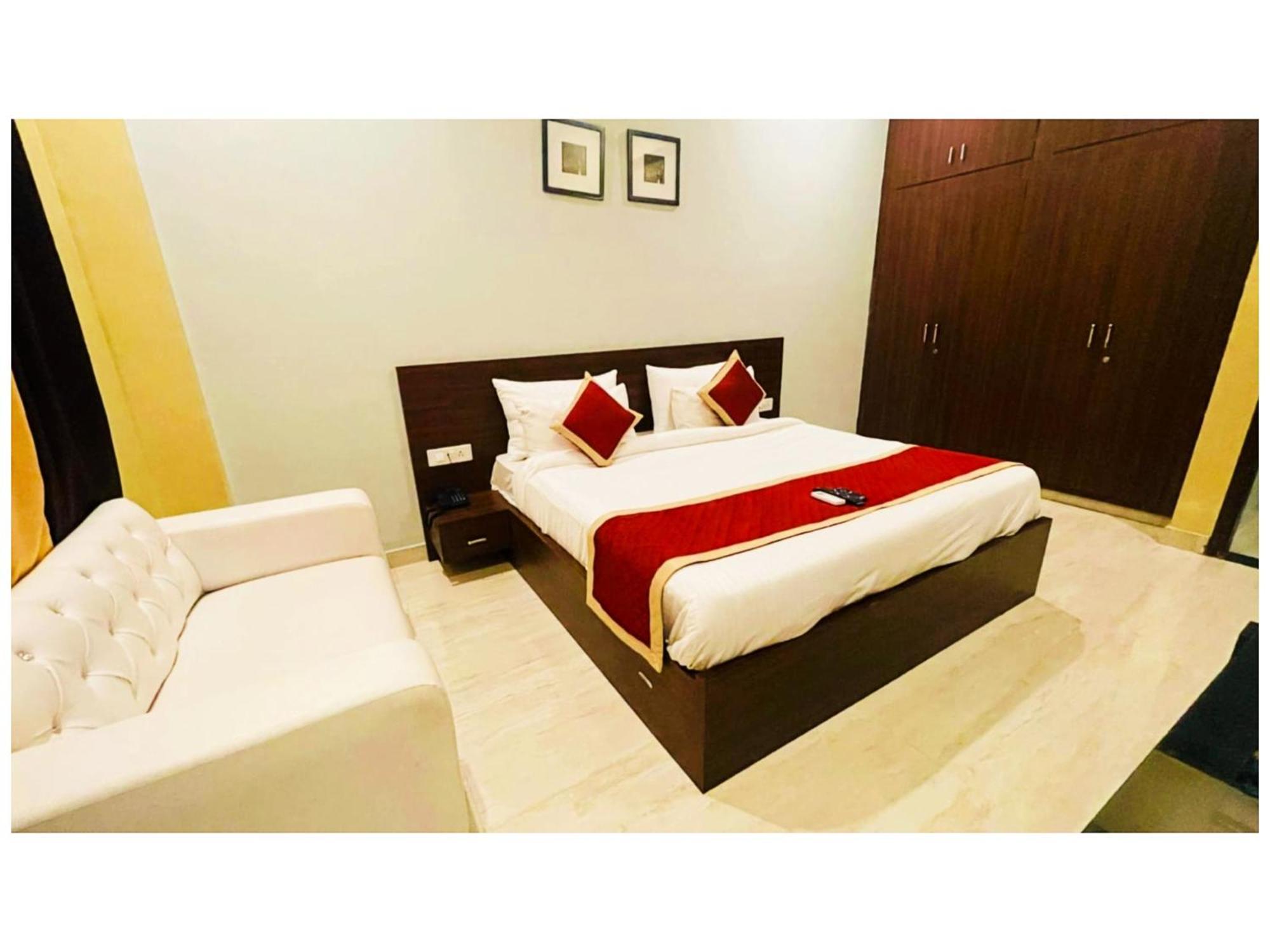 Hotel Premium Shree Ganesh Near Bypass Road, 3*