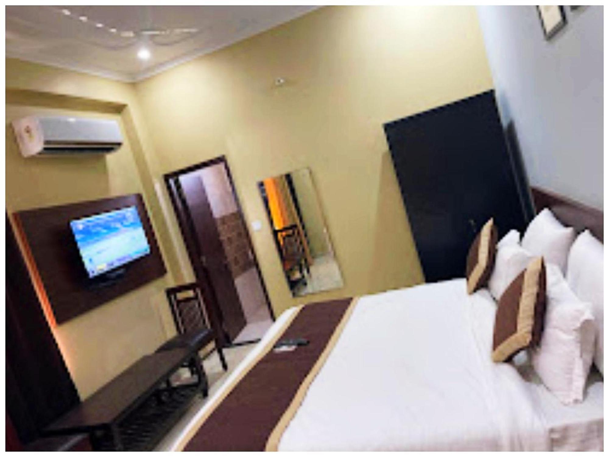 Hotel Premium Shree Ganesh Near Bypass Road,