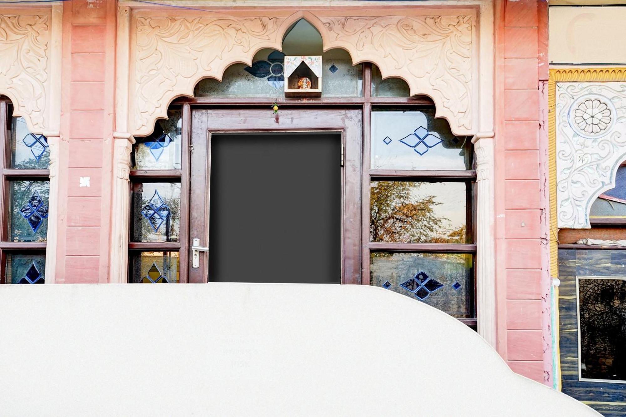 Super Collection O Gangapole Amer Road * Jaipur
