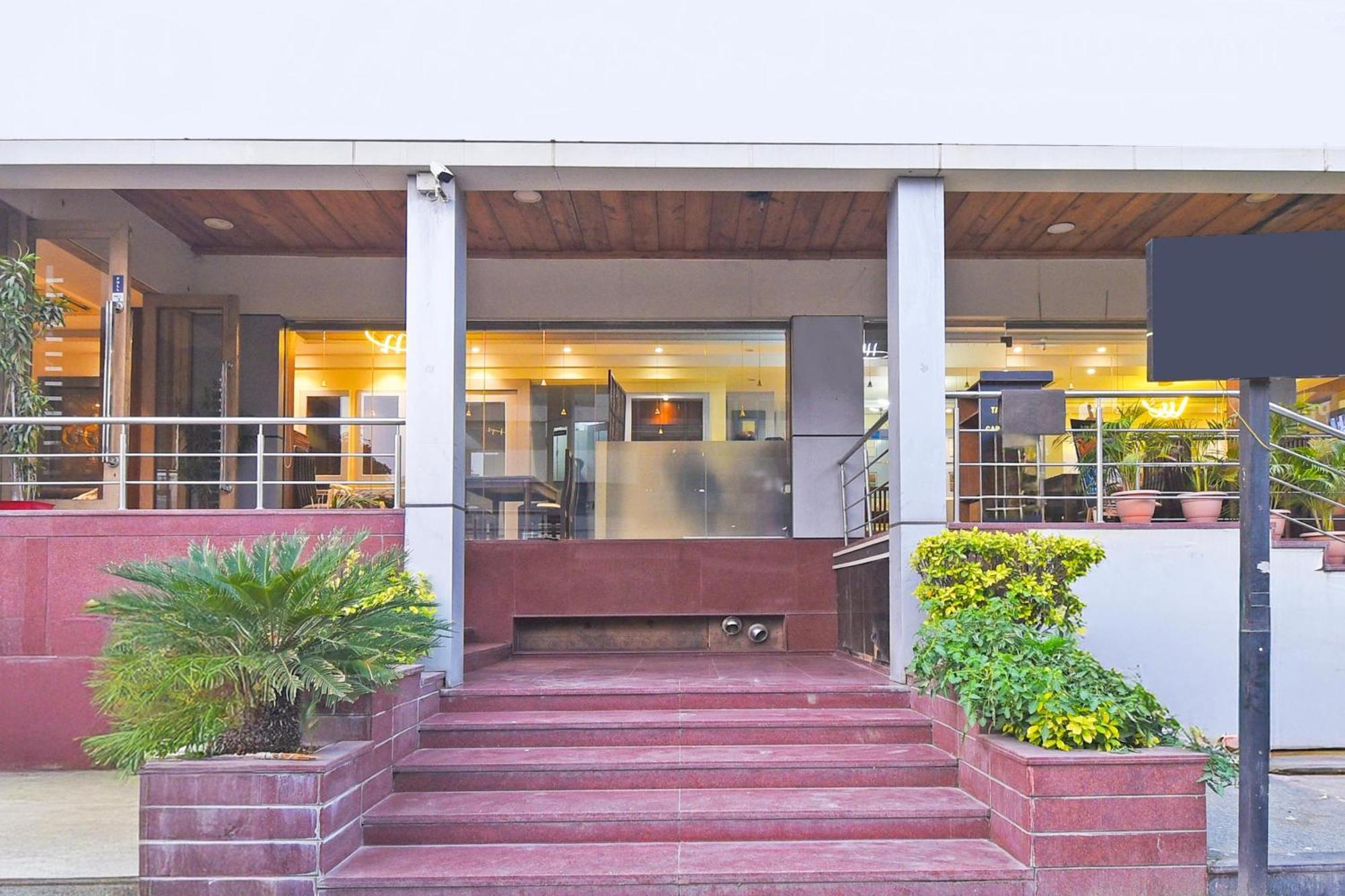 Hotel Super Townhouse Jln Marg Formerly Ritz Residency