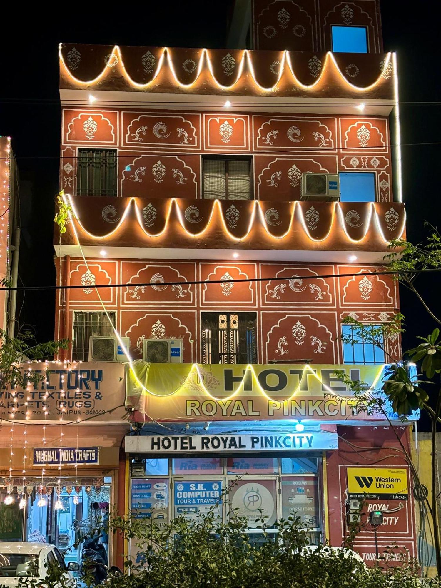 Hostel Royal Pinkcity