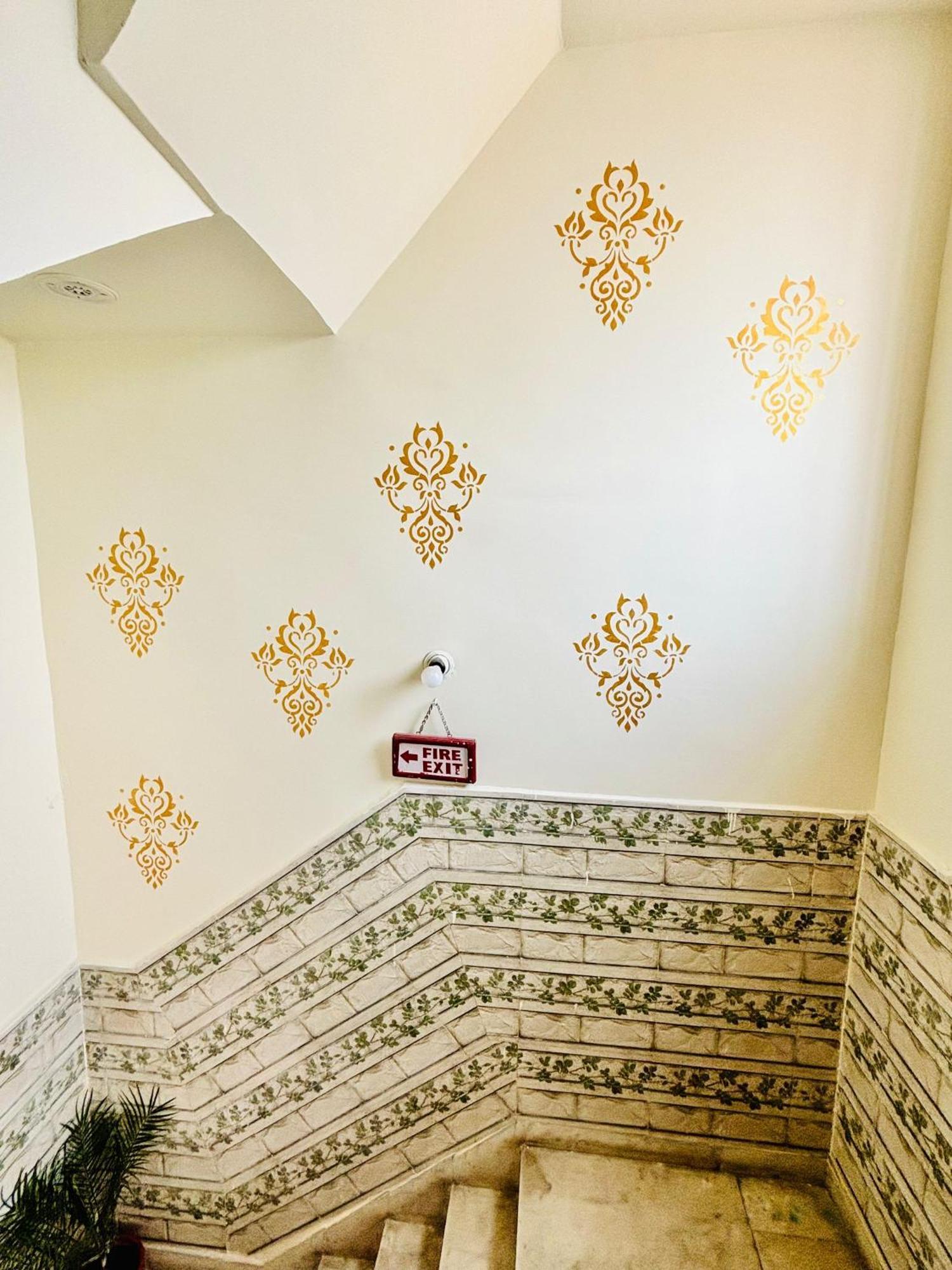 Royal Pinkcity Hostel