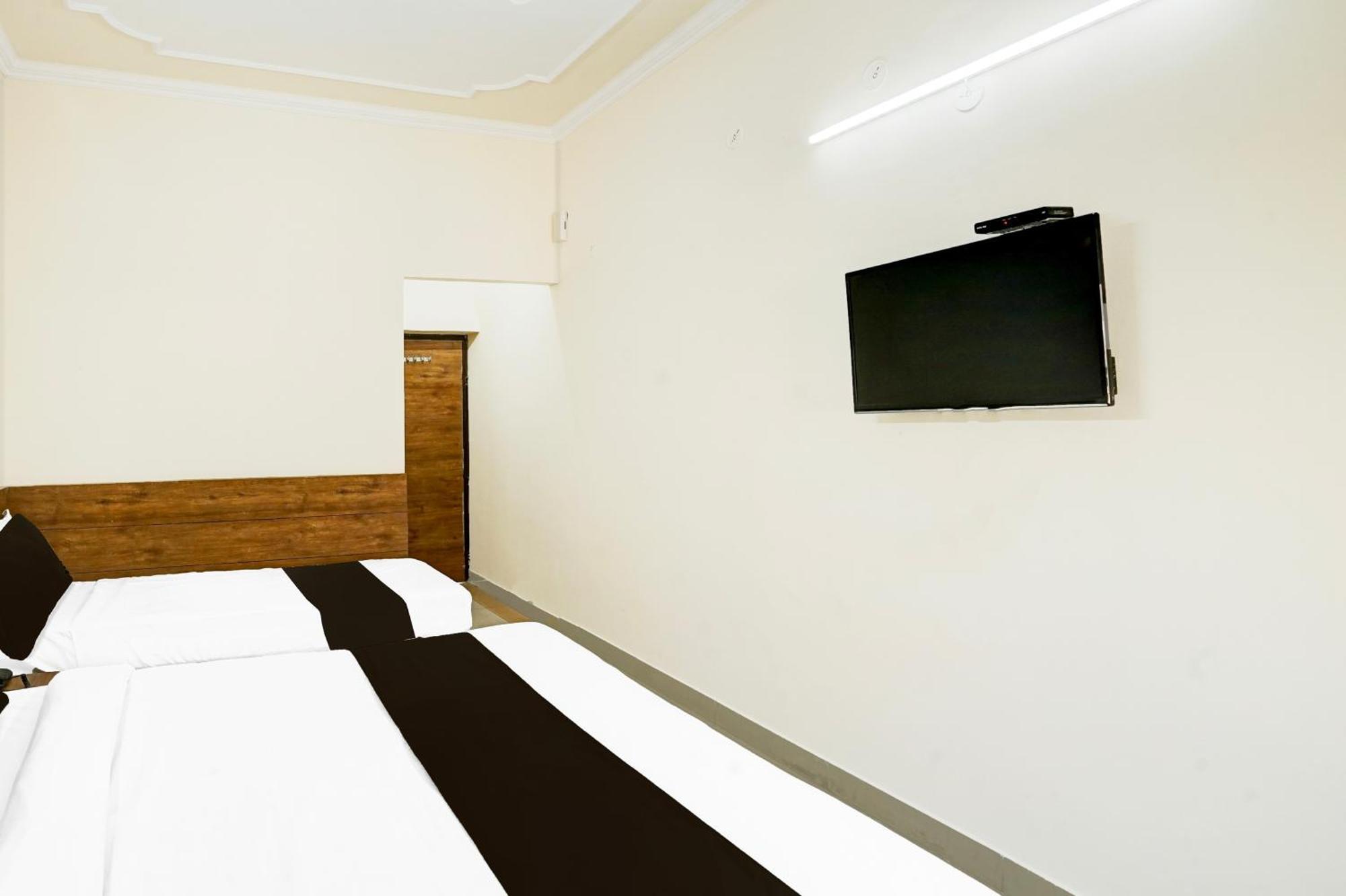 O Meera Marg Near Bani Park Formerly Cozy Vibes Hotel *