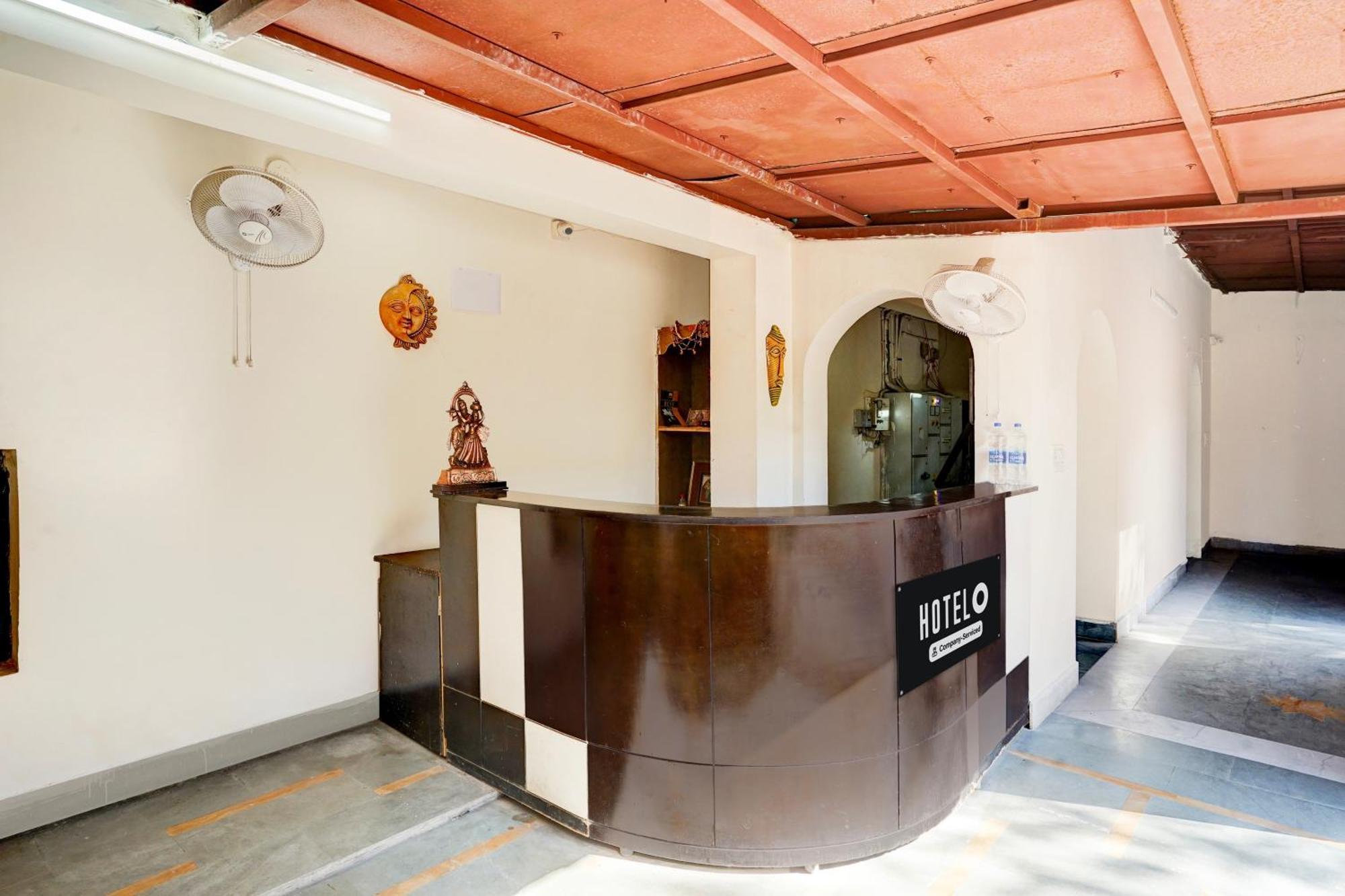 Hotel O Meera Marg Near Bani Park Formerly Cozy Vibes *