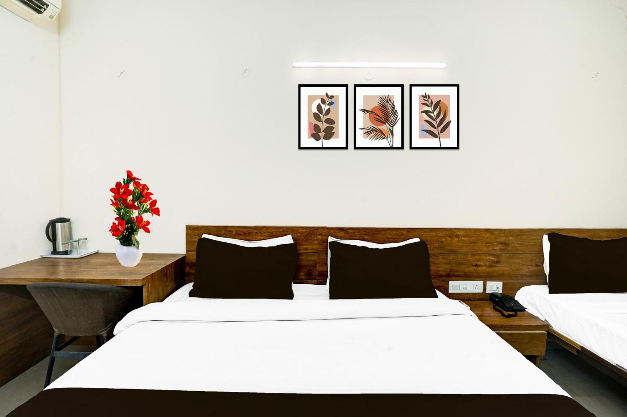 O Meera Marg Near Bani Park Formerly Cozy Vibes Hotel *