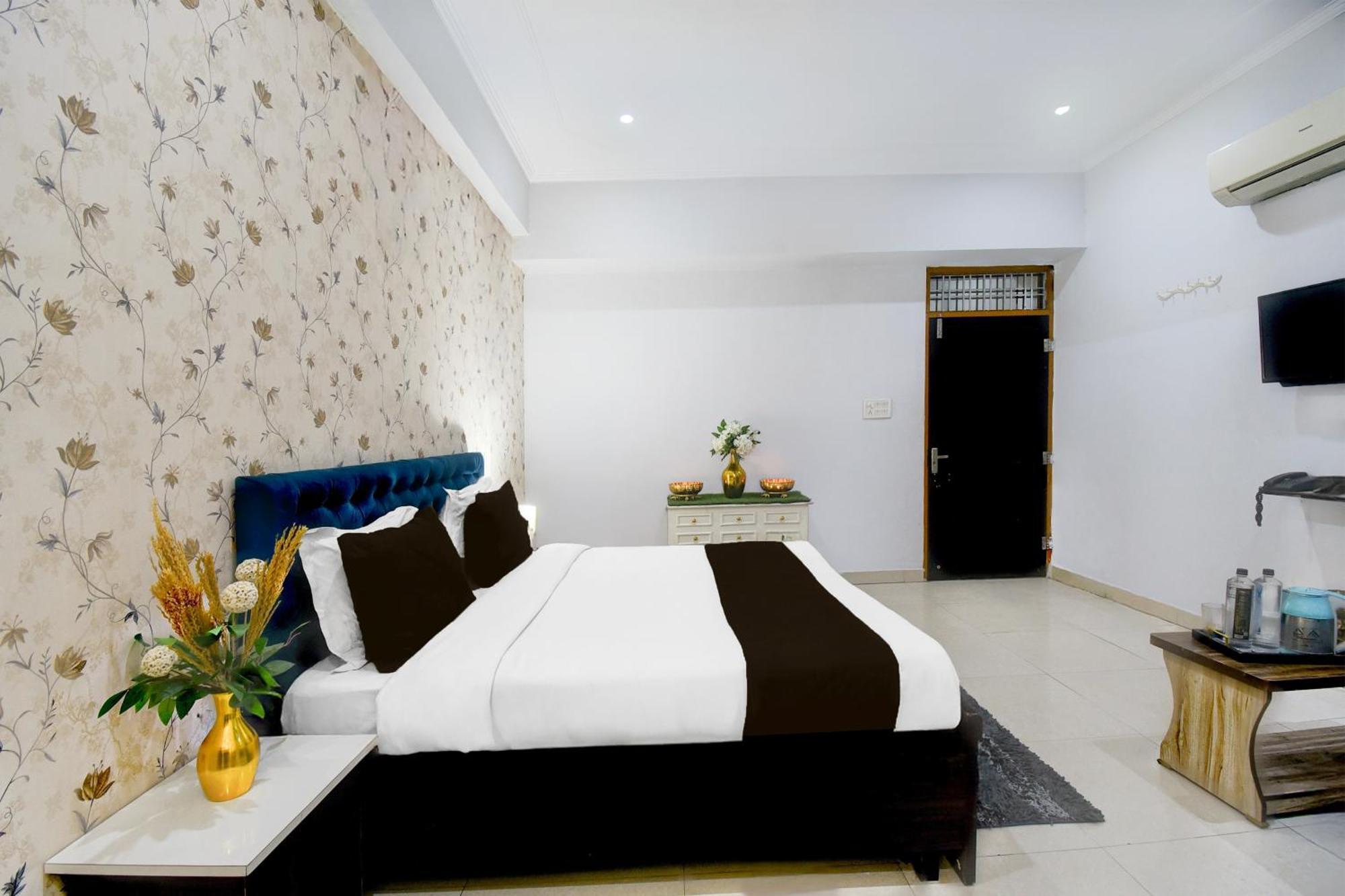O The Nine Hotel