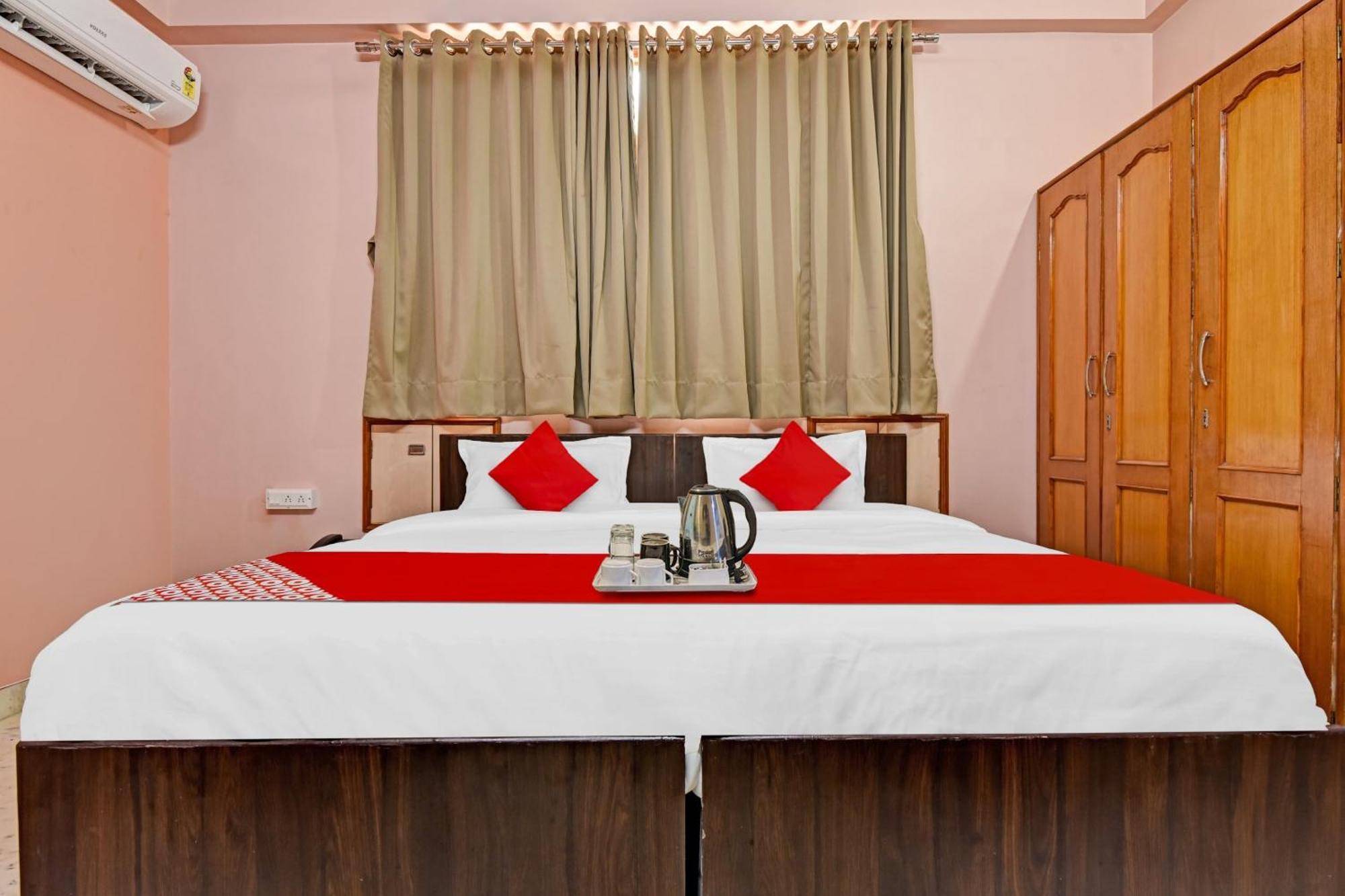 Hotel O Regal