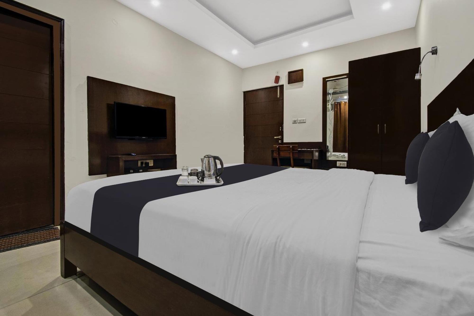 Super Townhouse Oak Heritage Heights Jaipur