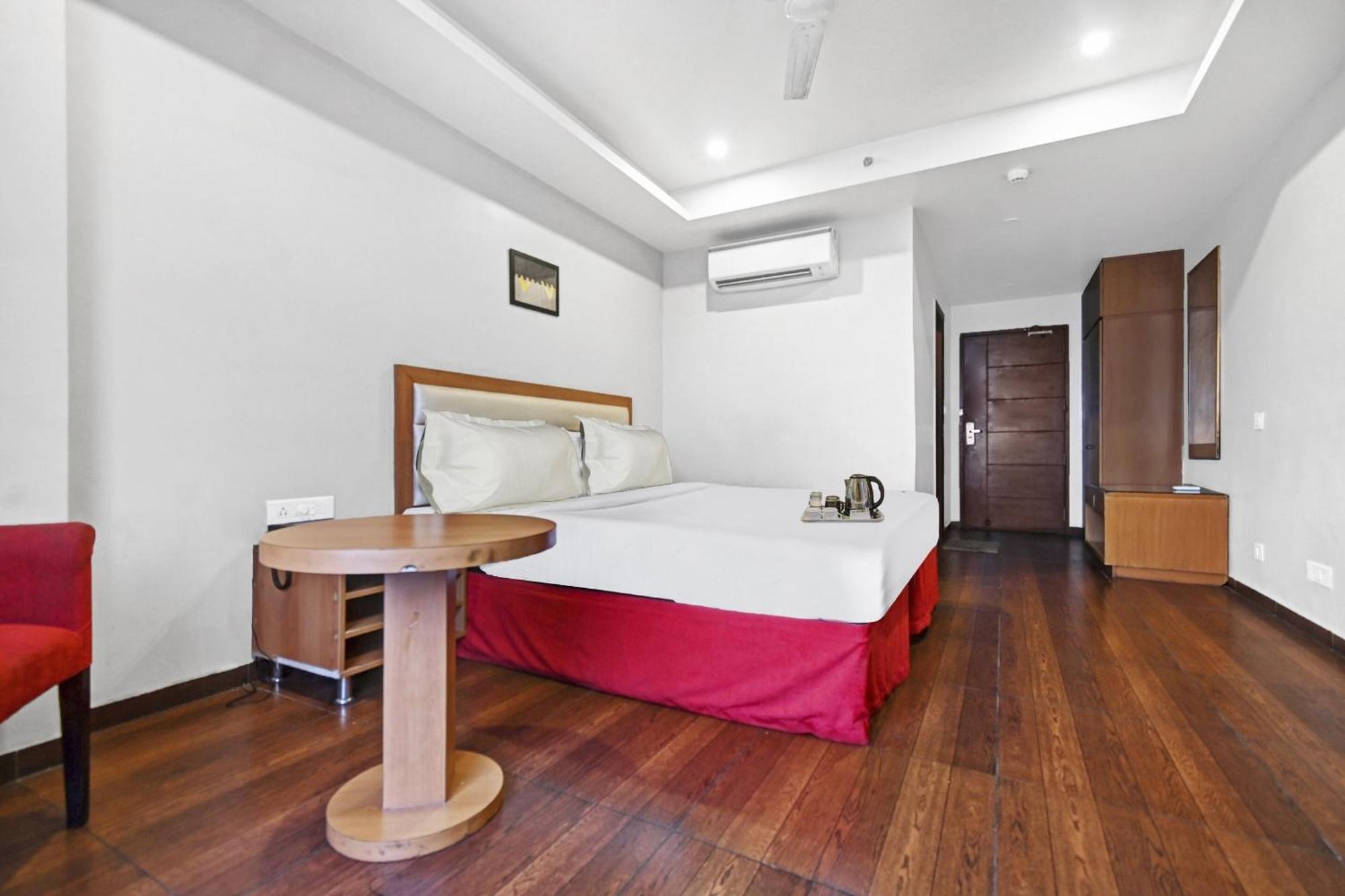 Super Townhouse The Grand Hotel 4*
