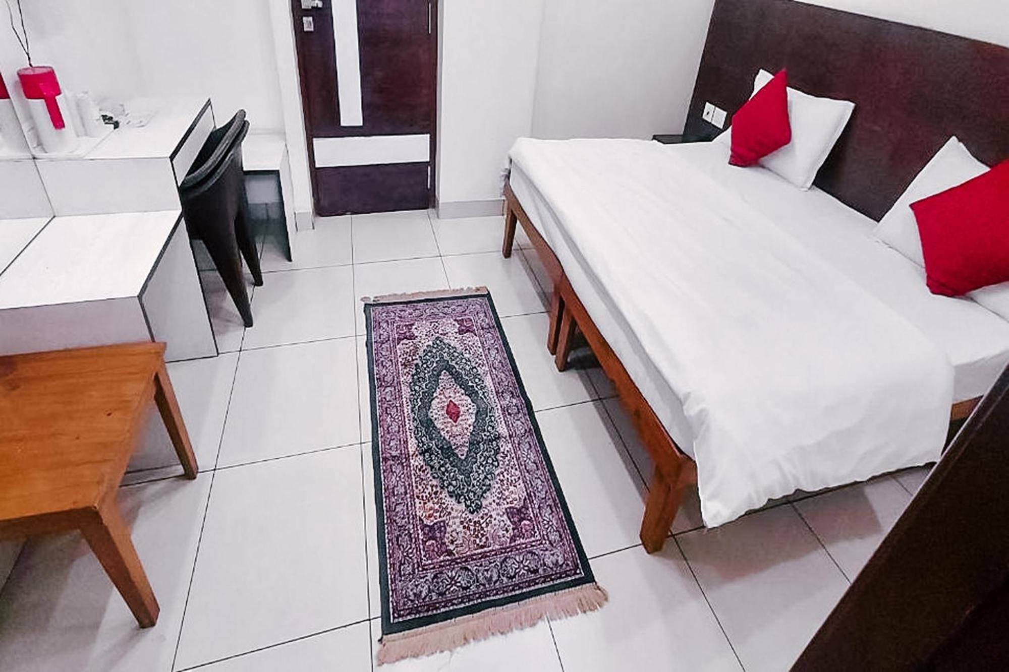 Rashika Palace Near Sindhi Camp Bus Stand, Hotel 3*