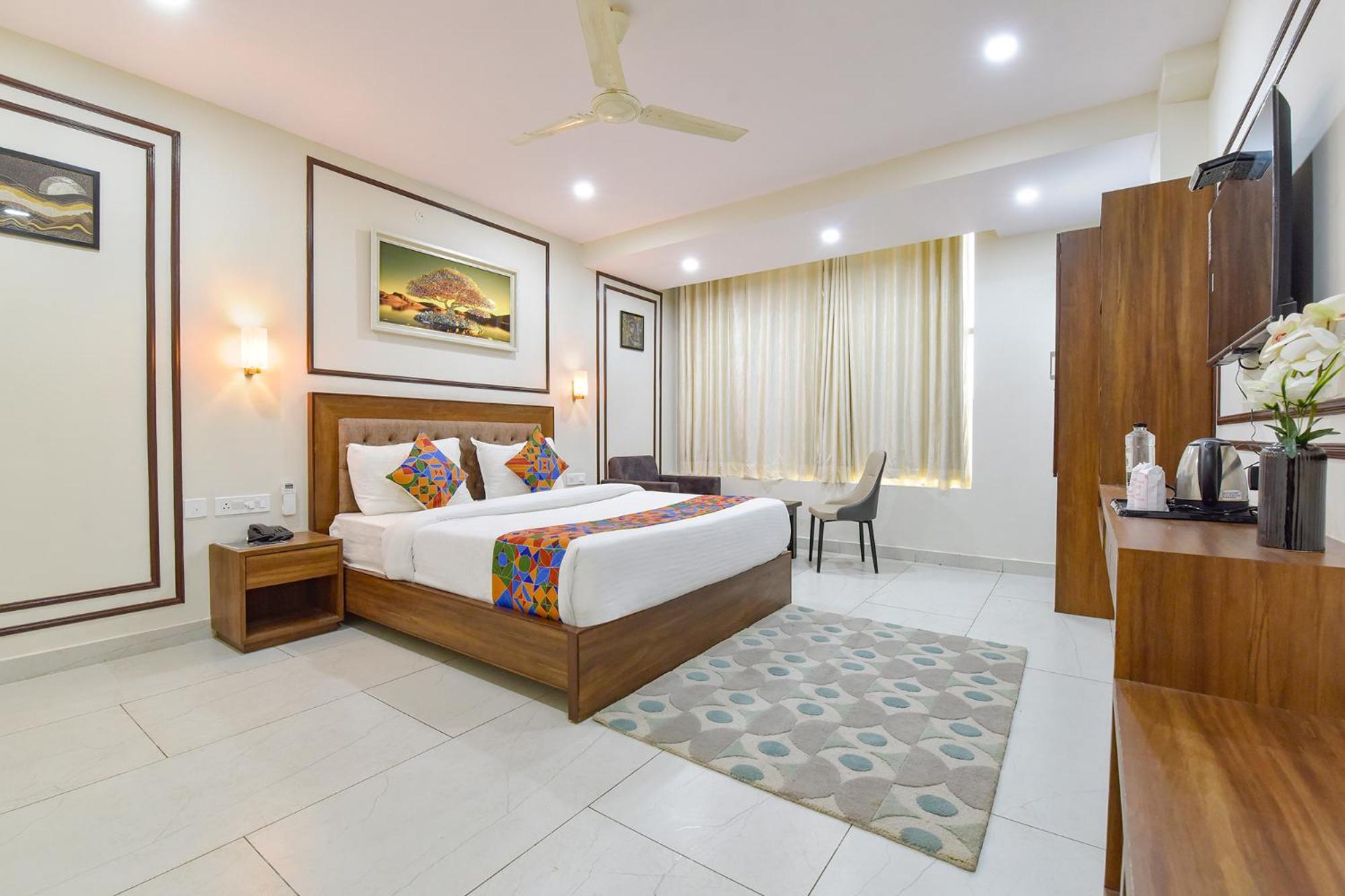 Hotel Fabhotel Lfc 4*