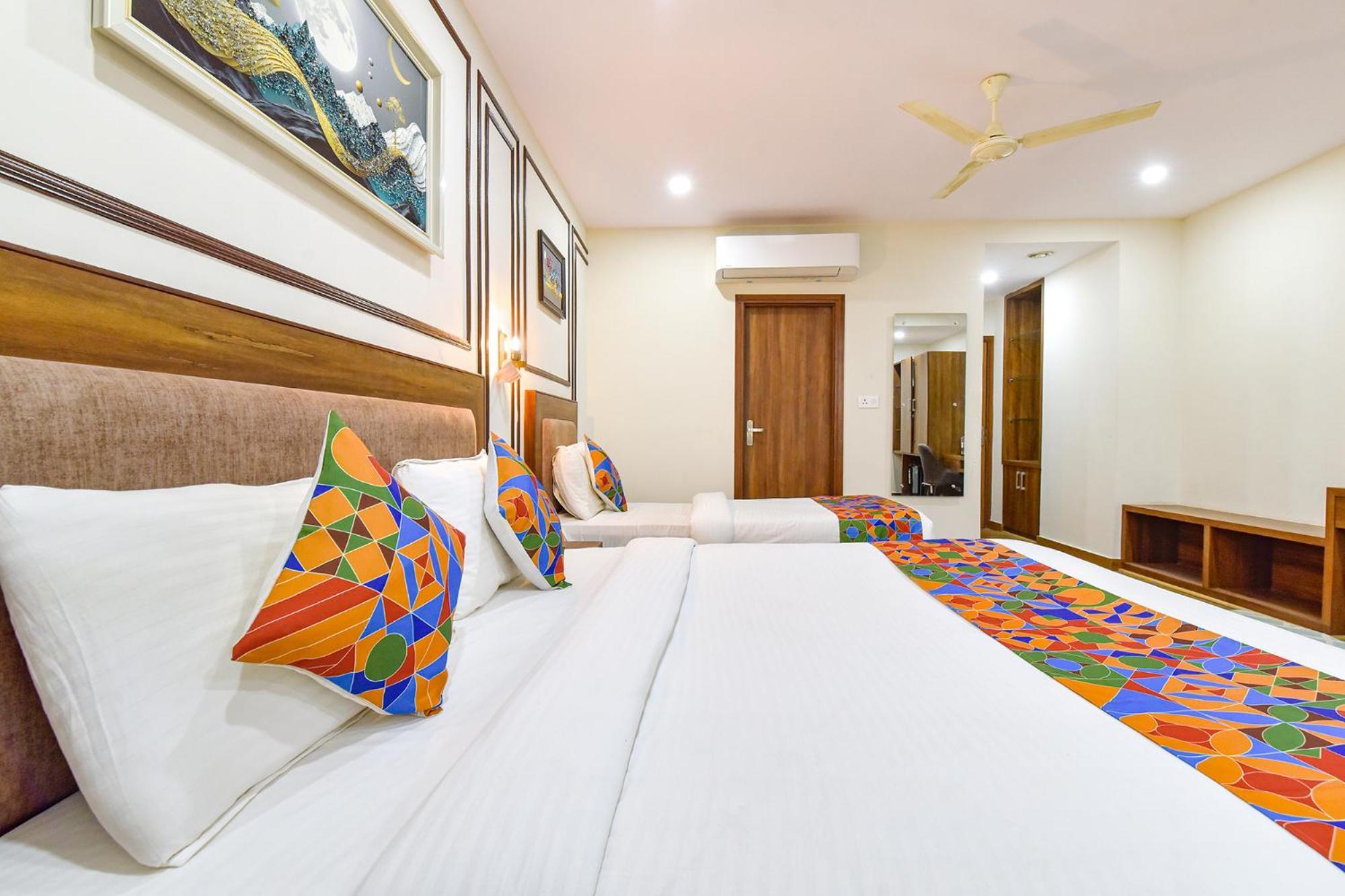 Hotel Fabhotel Lfc