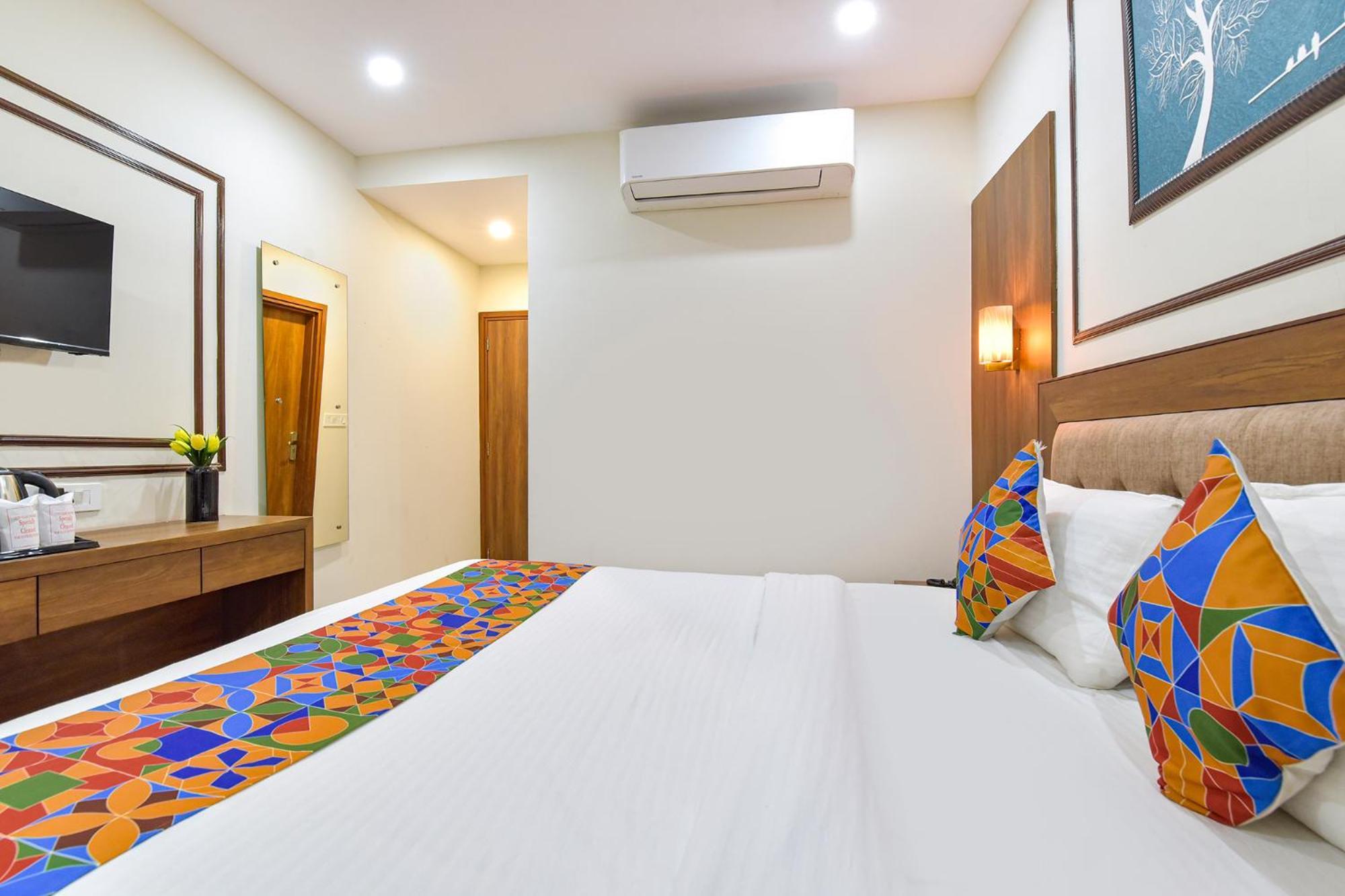 Fabhotel Lfc Hotel