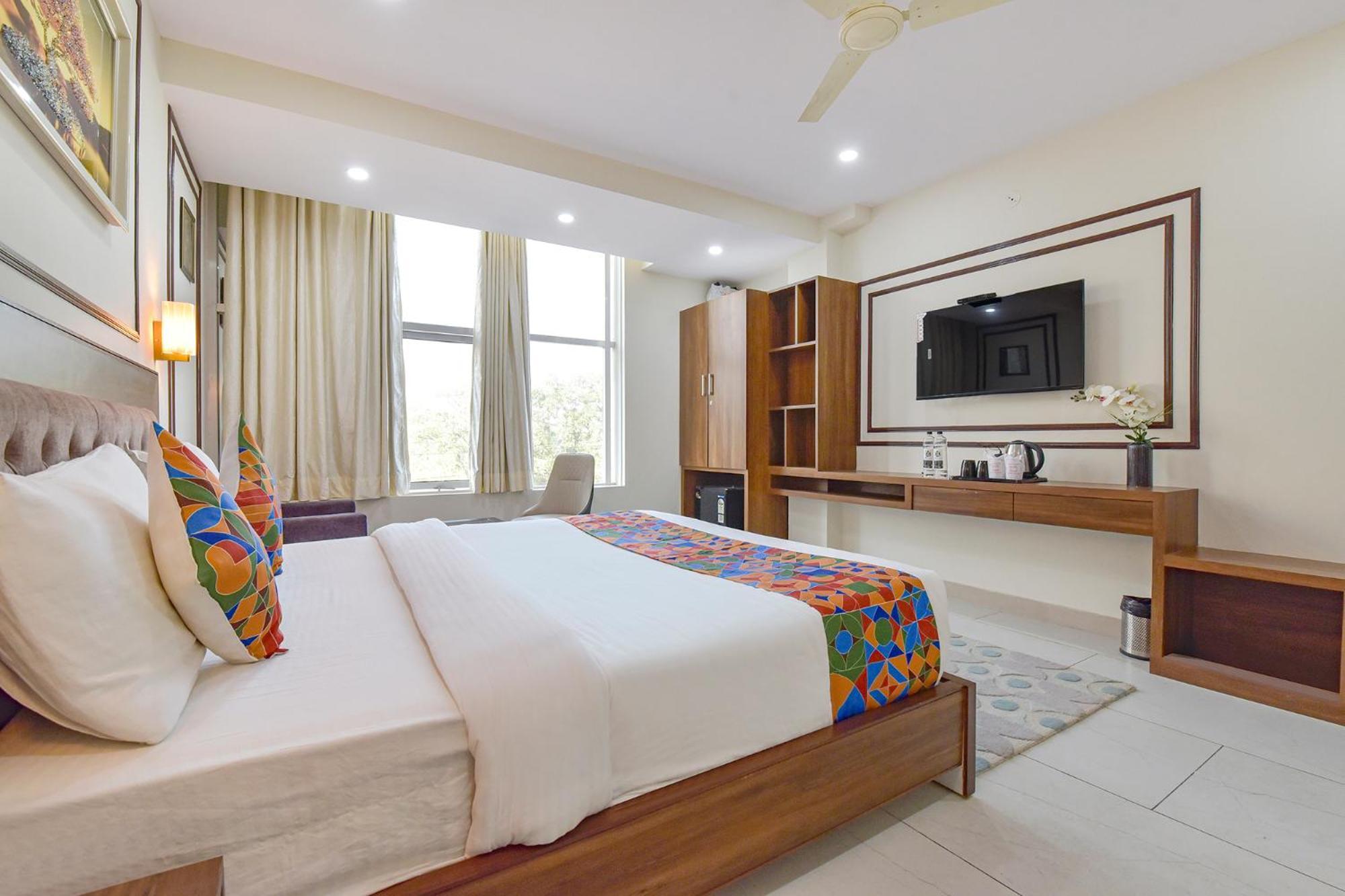 Fabhotel Lfc Hotel 4*