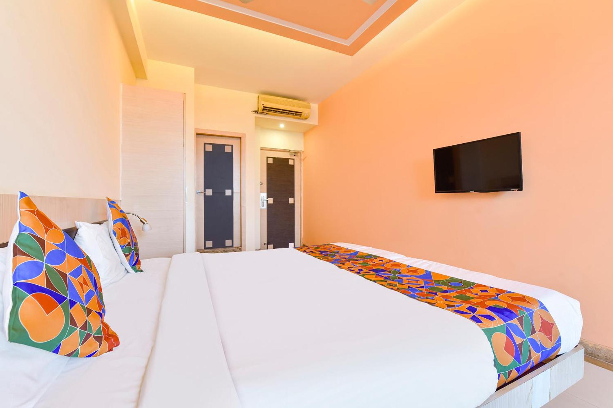 Fabhotel Apex Intercontinental - Raja Park 3*