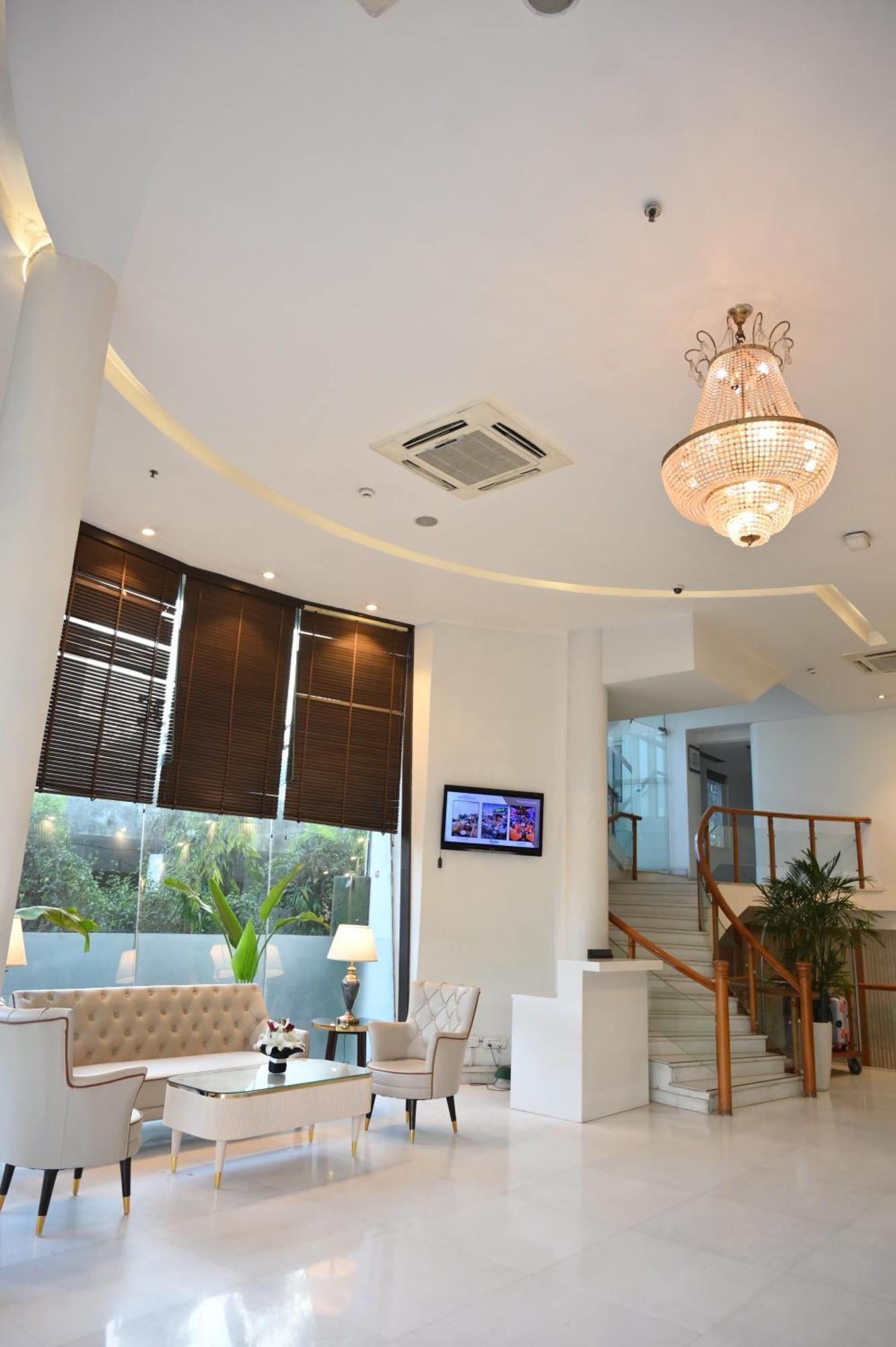 The Theme, Hotel 3*