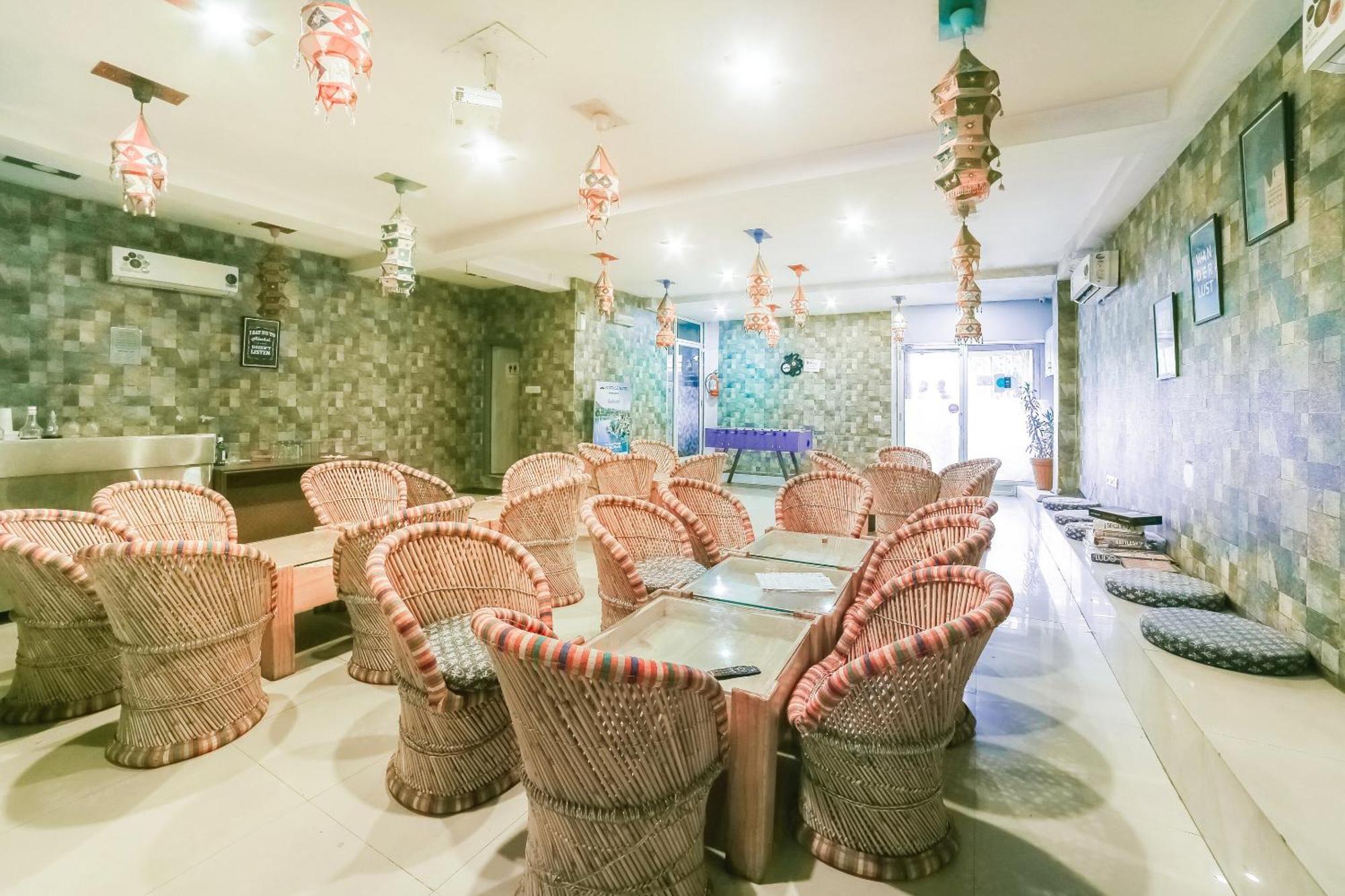 Hotel O Ak Acacia 3*