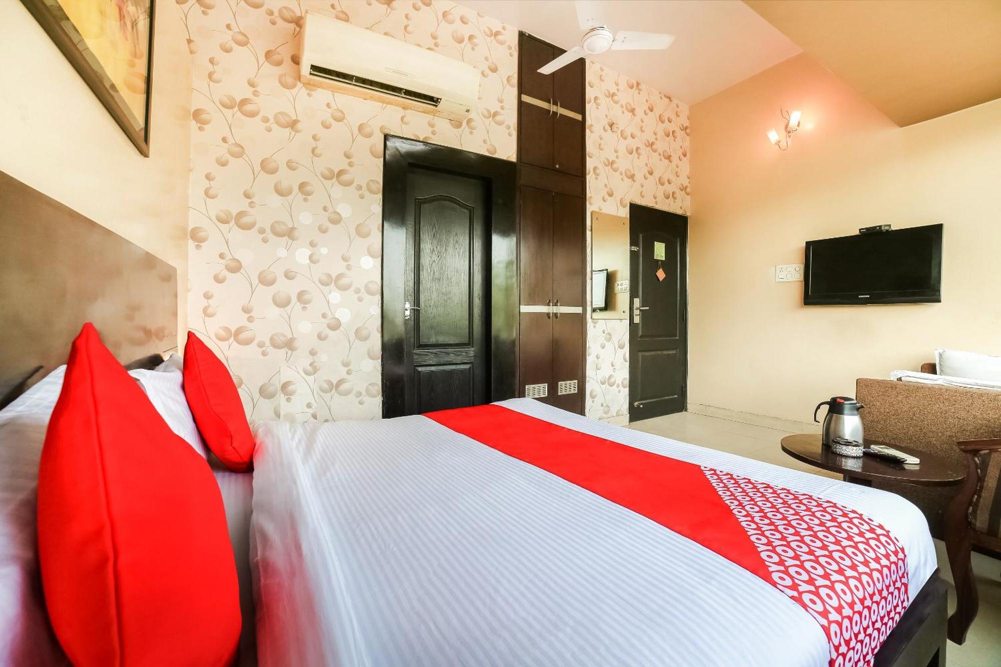 Hotel O Ak Acacia