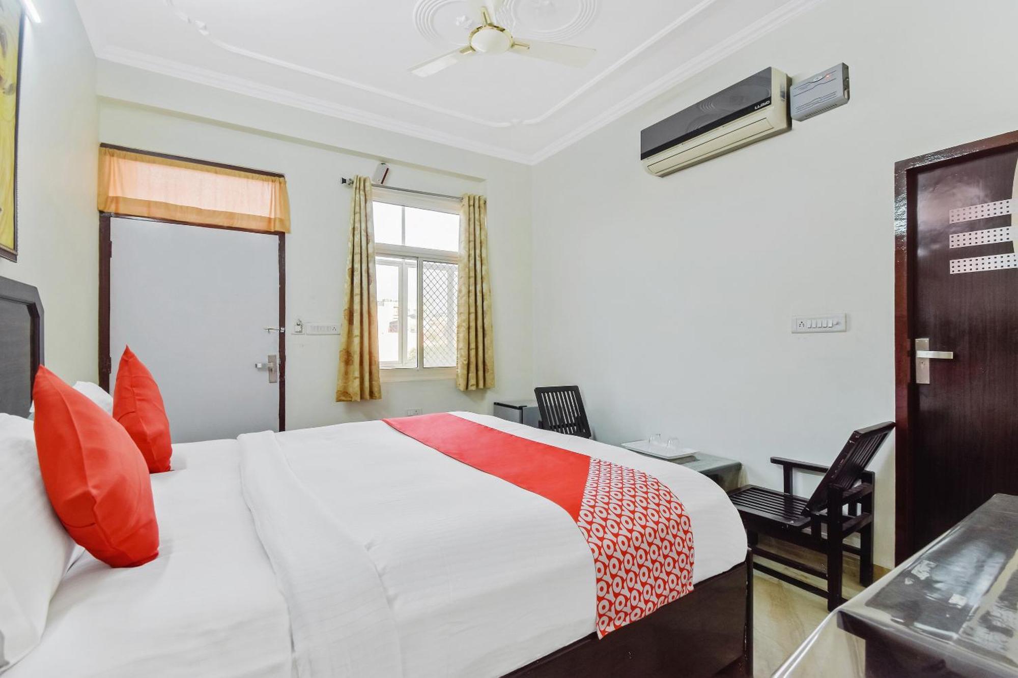 Hotel O Ekta My 3*