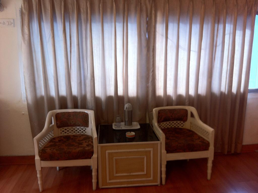 Neelam Hotel