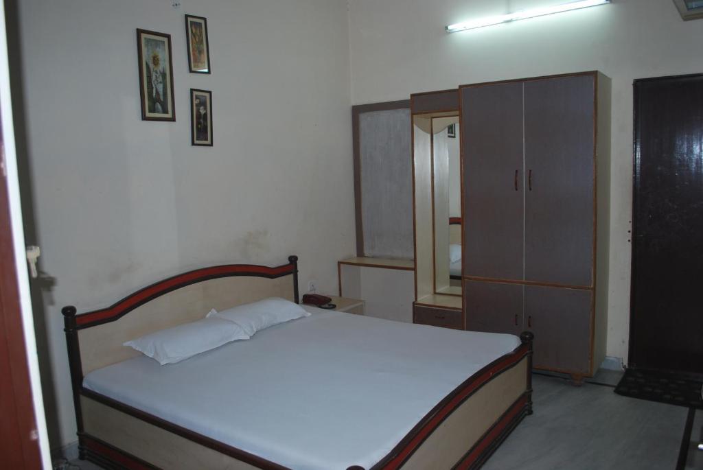 Hotel Mansarovar Palace