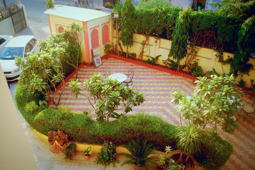 H R Palace 3* Jaipur