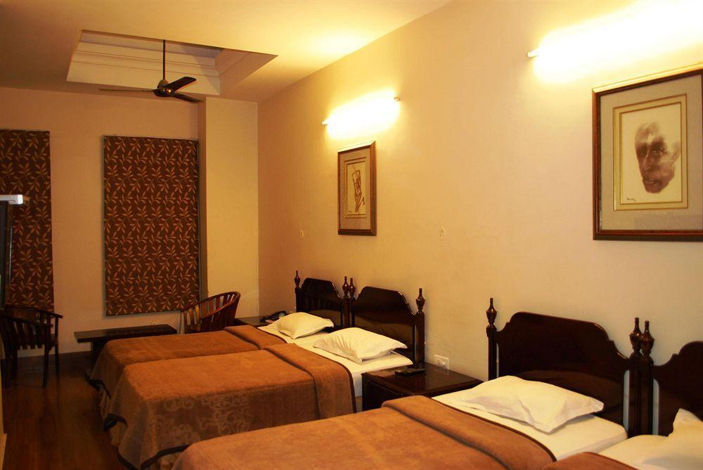 H R Palace 3* Jaipur