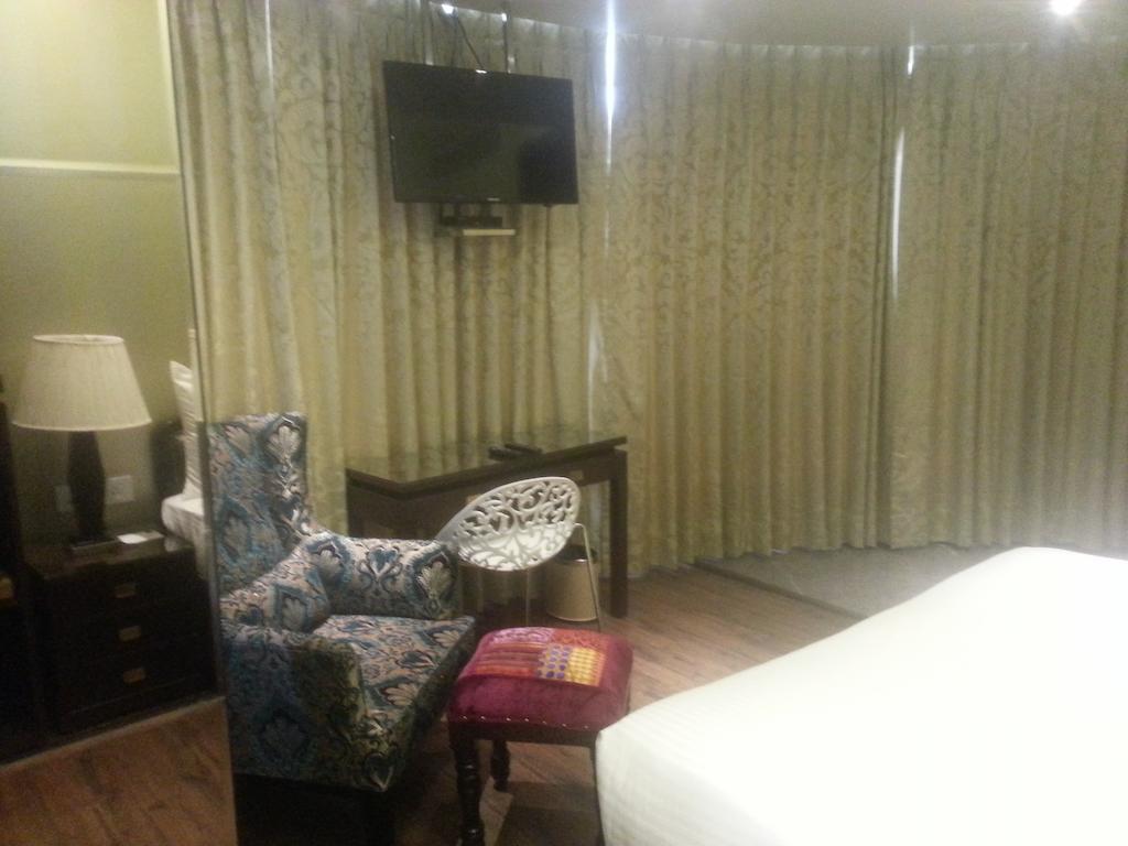 Golden Oak Hotel 3*
