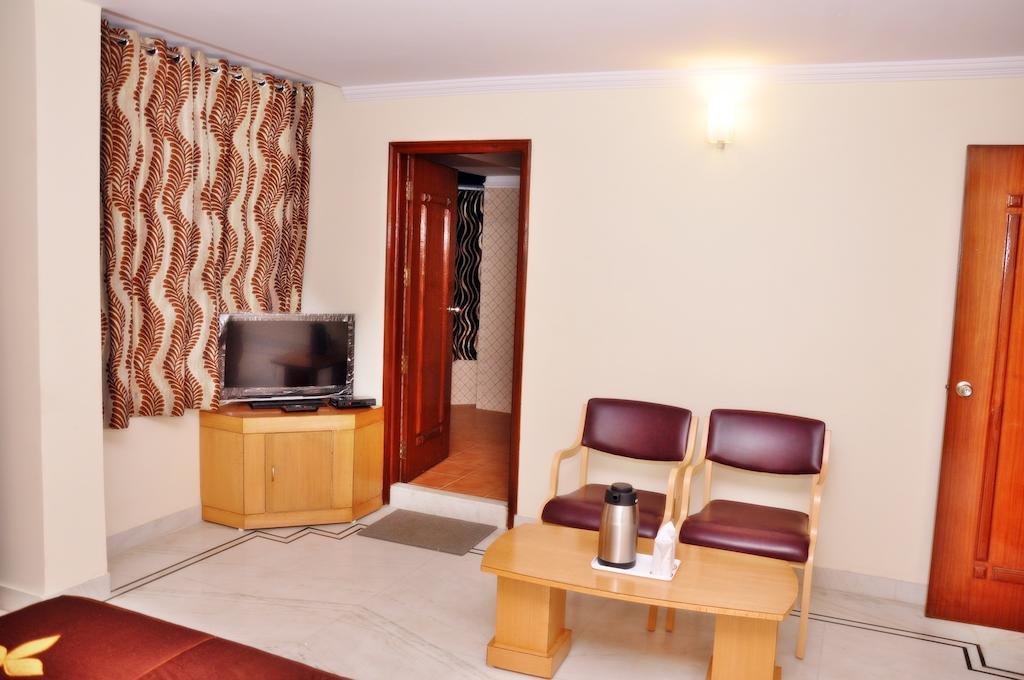 Hotel Siddhi Vinayak Station Road