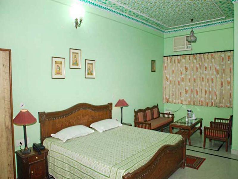 Anuraag Hotel 3*