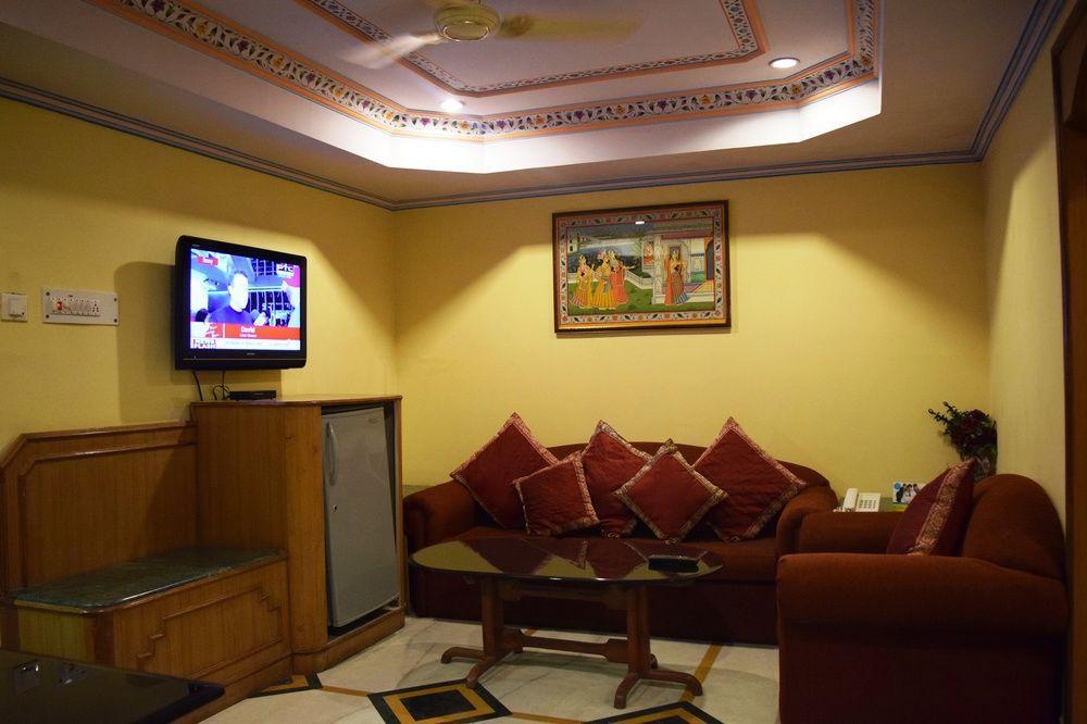 Chandragupt Hotel 4*